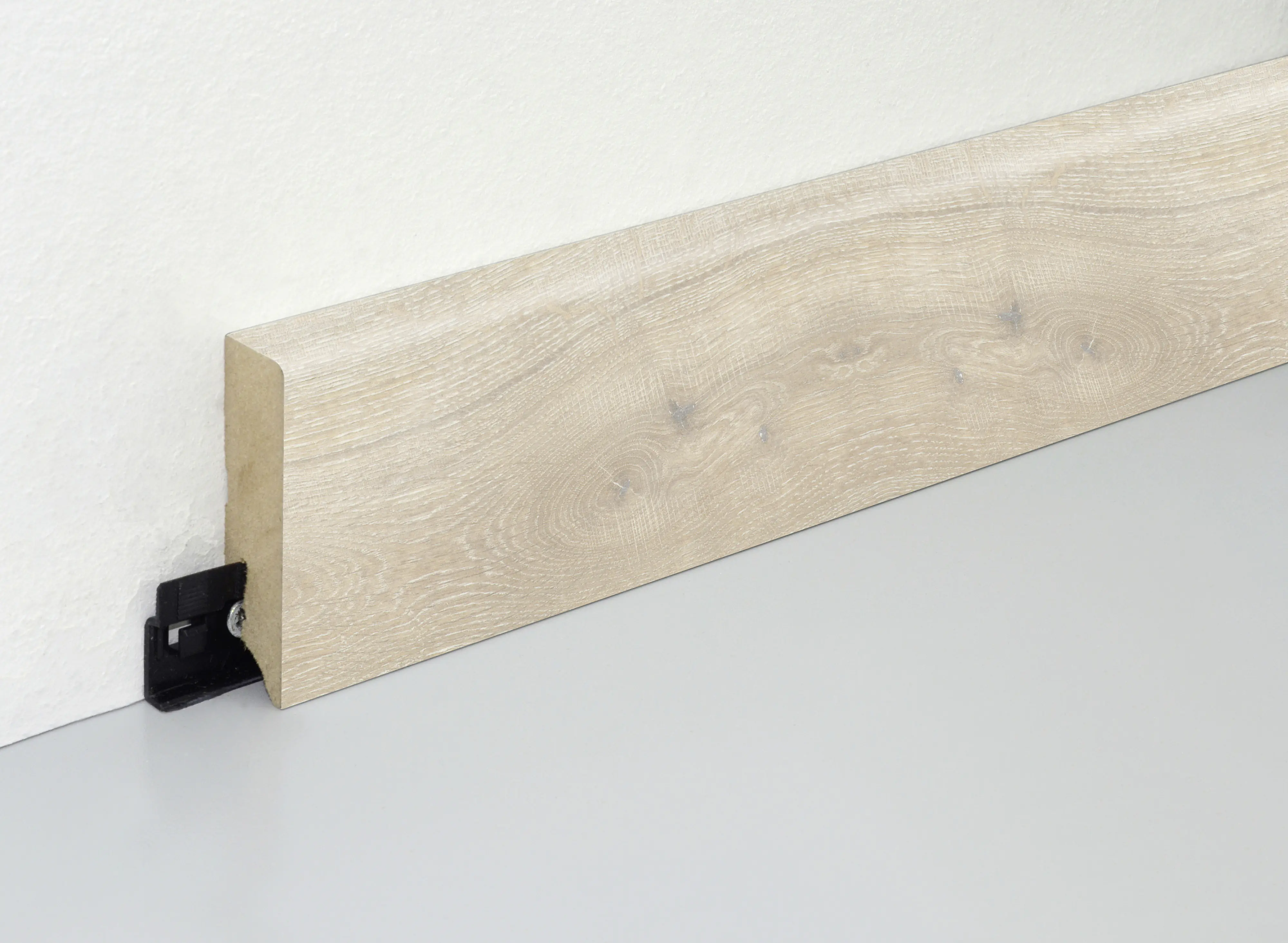 Neuhofer Fußleiste 240 cm 70 x 19 mm Caucasus