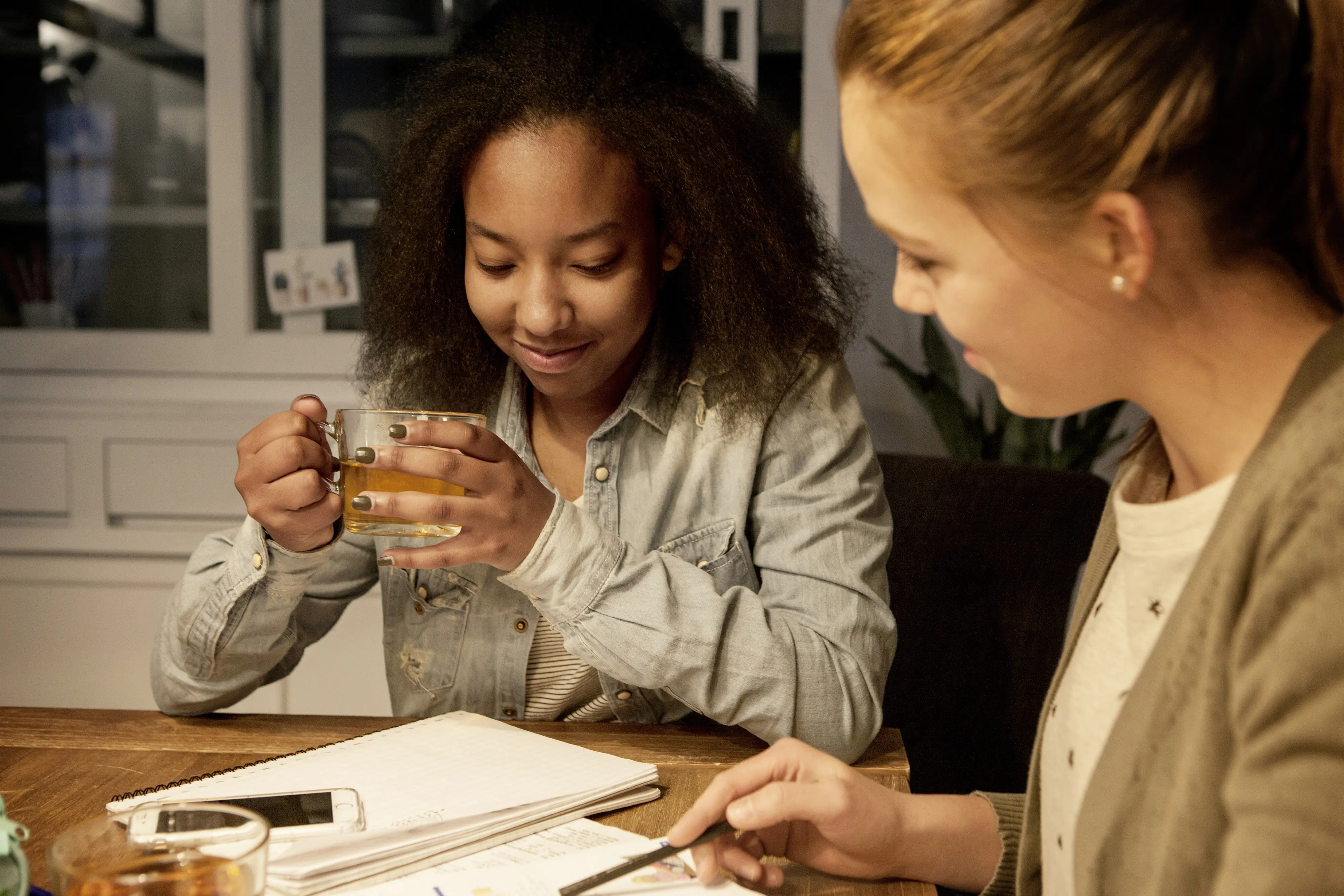 Philips LED-Leuchtmittel Filament Tropfenform P45 E14 6,5W warmweiß