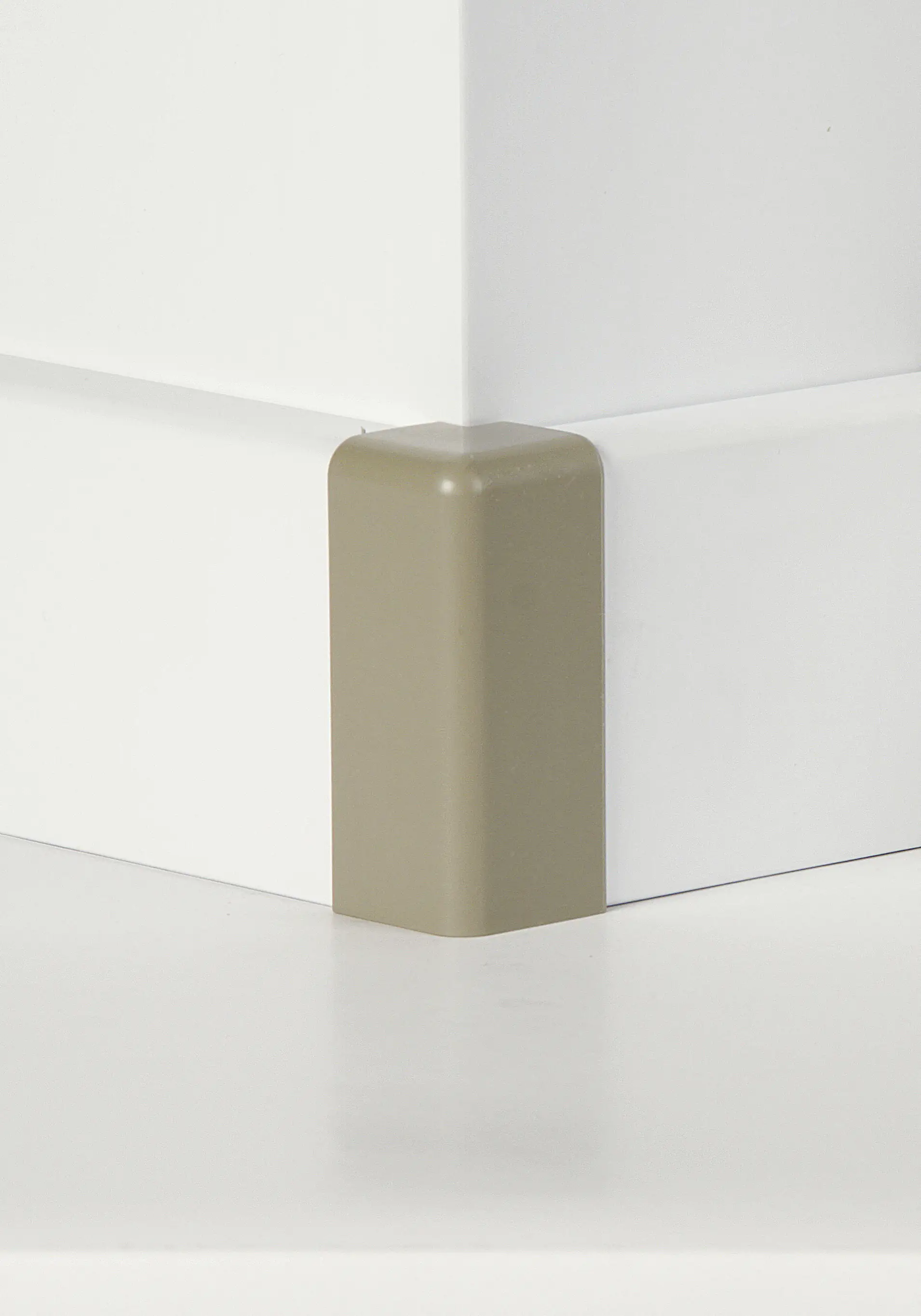 Classen Außenecke für FUXX-Laminatleiste foliert 18 x 65 mm kieselgrau