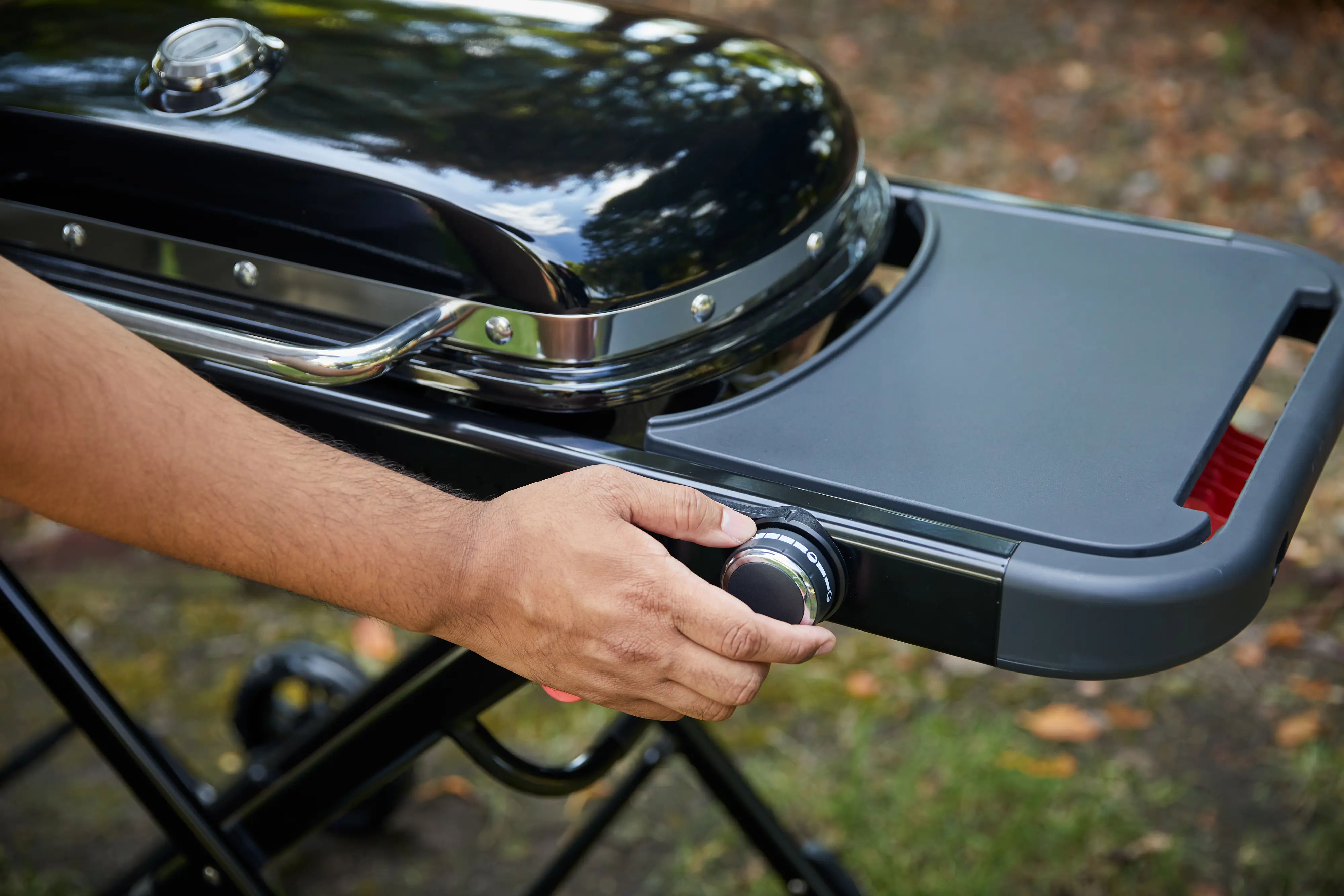 Weber Gasgrill Traveler Grillfläche: 63 x 34 cm