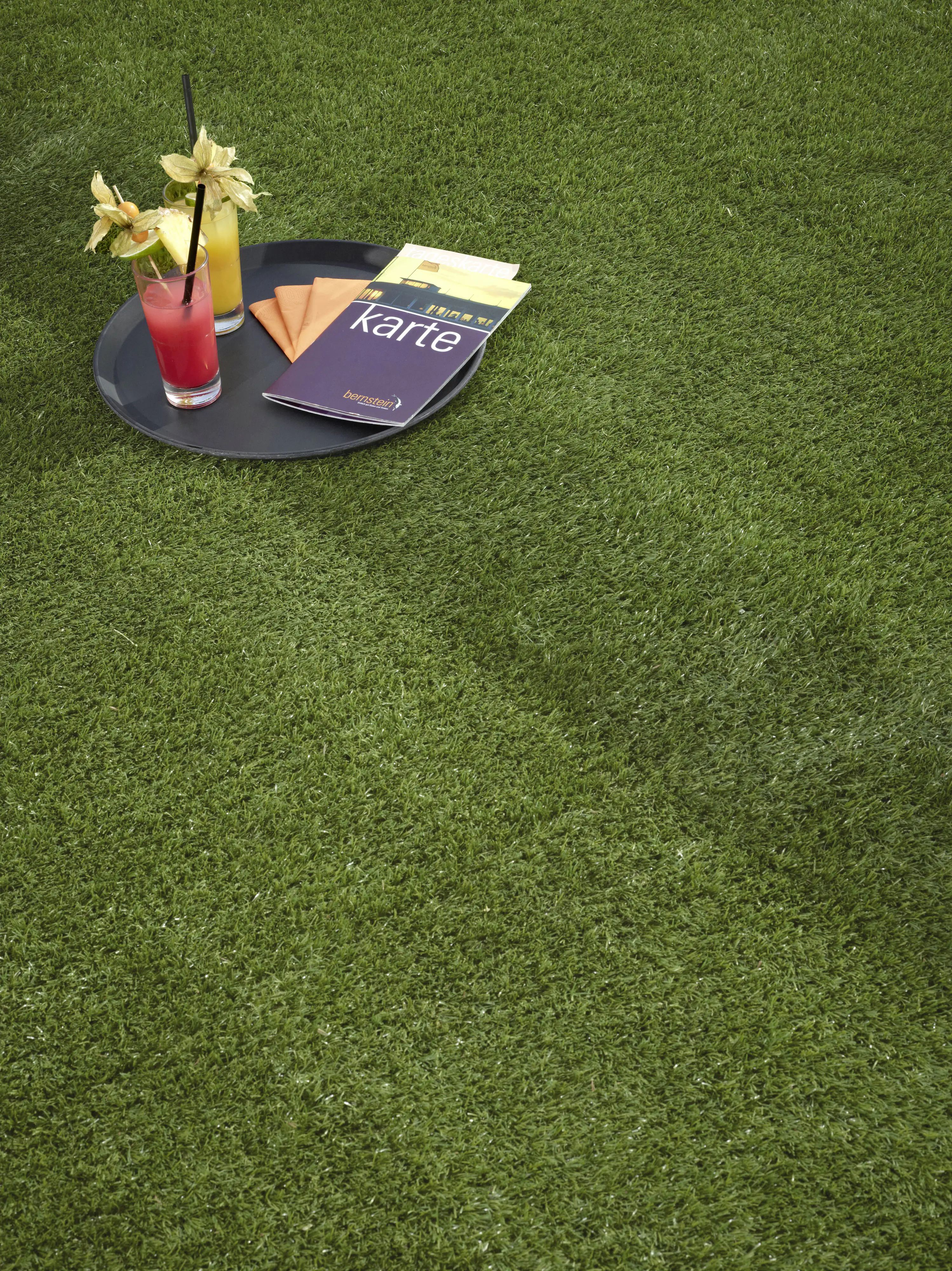 Kunstrasen Moorea getuftet,  grün, 2 m,  mit Drainagelöchern