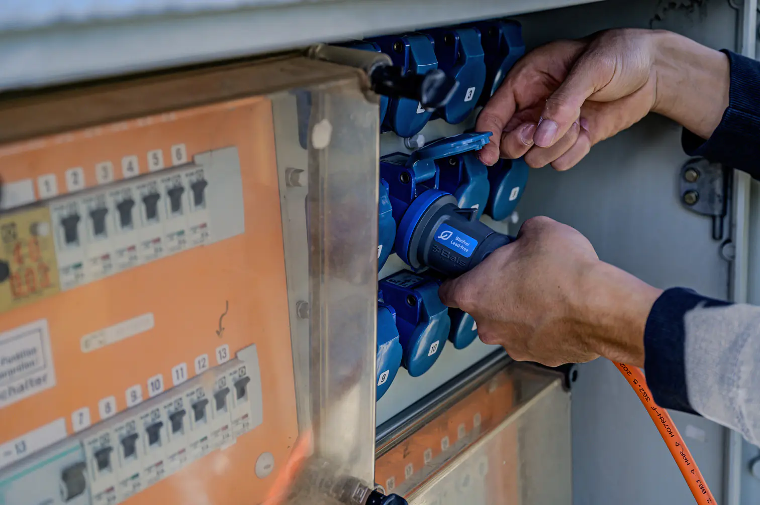 Brennenstuhl CEE-Verlängerungskabel 25m IP44 CEE-Stecker und Winkelkupplung