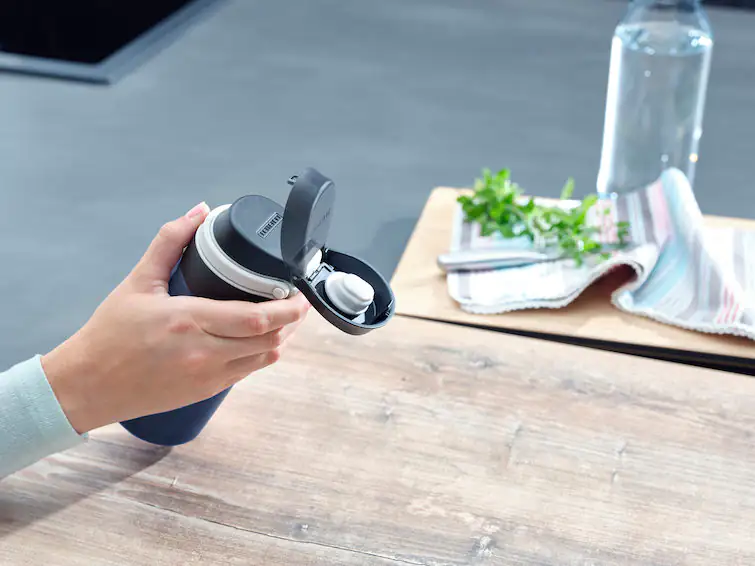 Leifheit Thermobecher Flip 350 ml dunkelblau