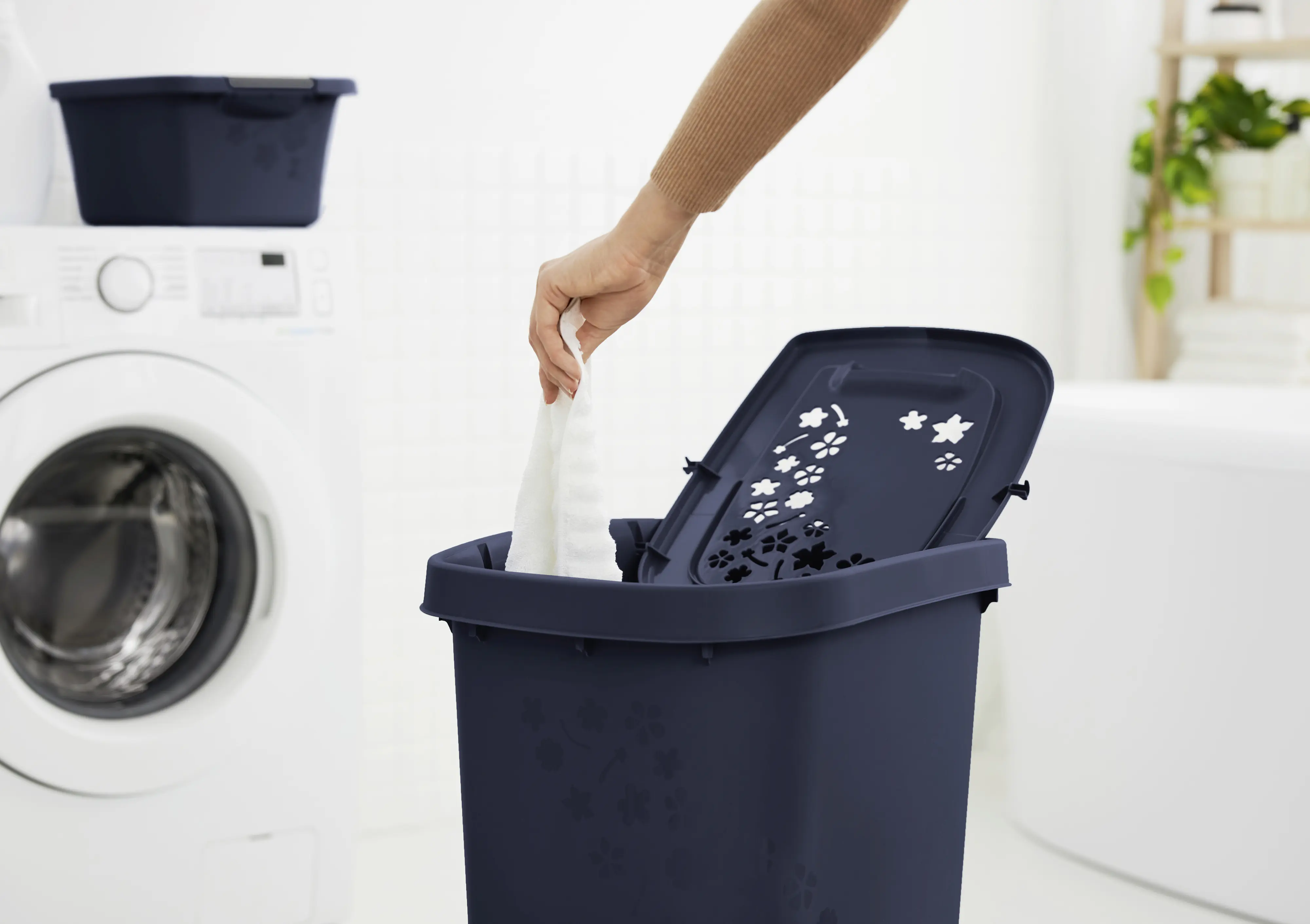 Rotho Wäschesammler Flowers, 55 l midnight blau
