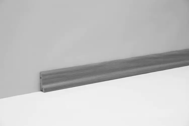 Classen Clip-Fußleiste 240 cm 40 x 20 mm Kiefer grau Classen Clip-Fußleiste 240 cm 40 x 20 mm Kiefer grau