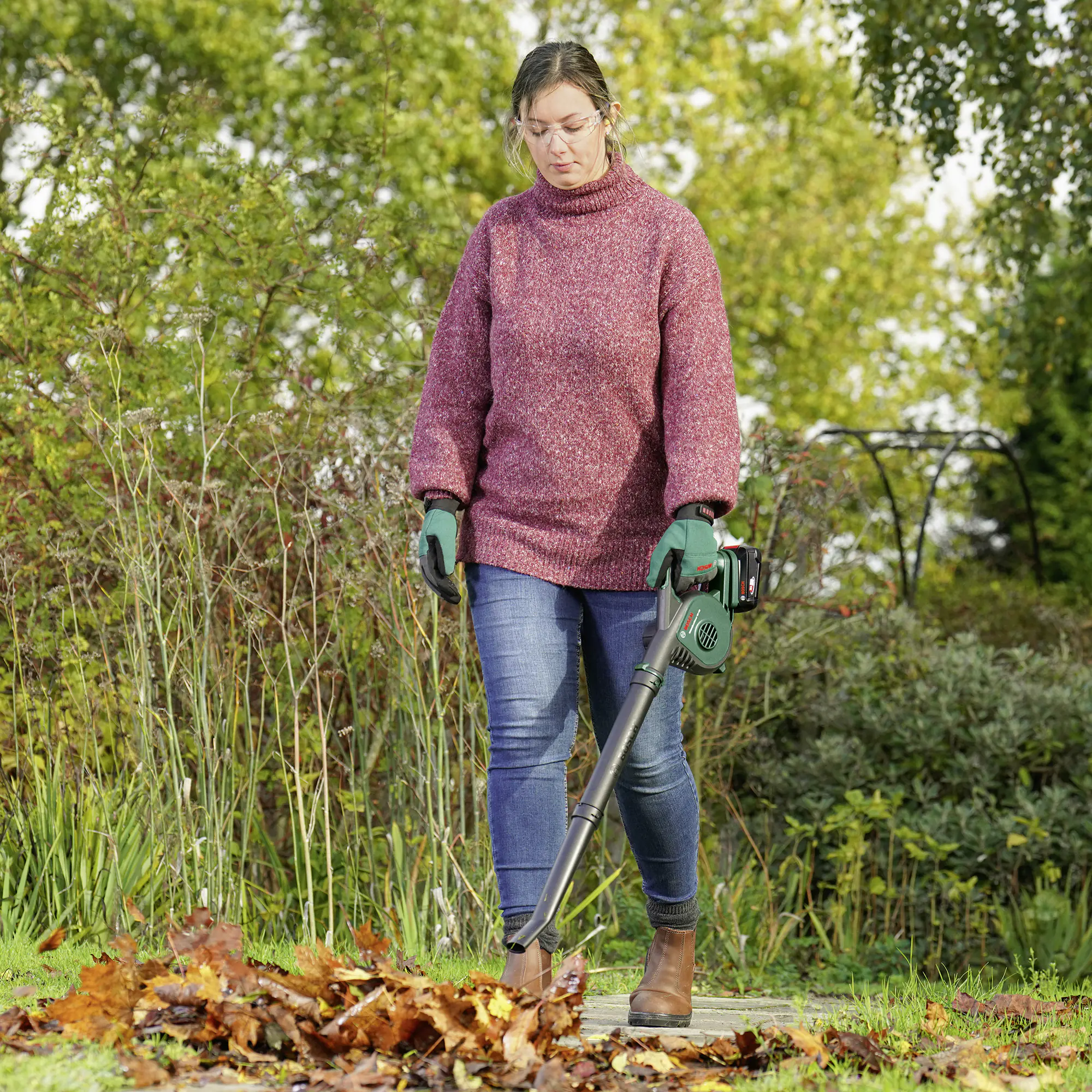 Bosch Akku-Laubbläser 18V UniversalLeafBlow solo Bosch Akku-Laubbläser 18V UniversalLeafBlow solo