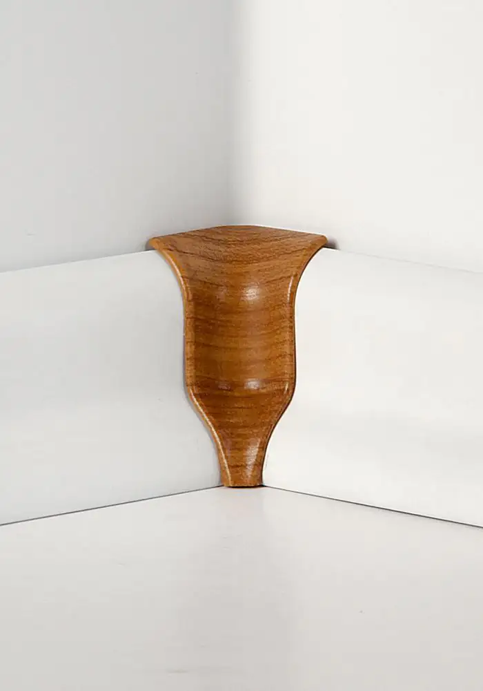 Classen Innenecke für FUXX-Leiste foliert 20 x 40 mm Kirschbaum Holzpore