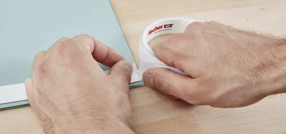 Fischer Montageband Doppelseitig zum Kleben und Montieren.