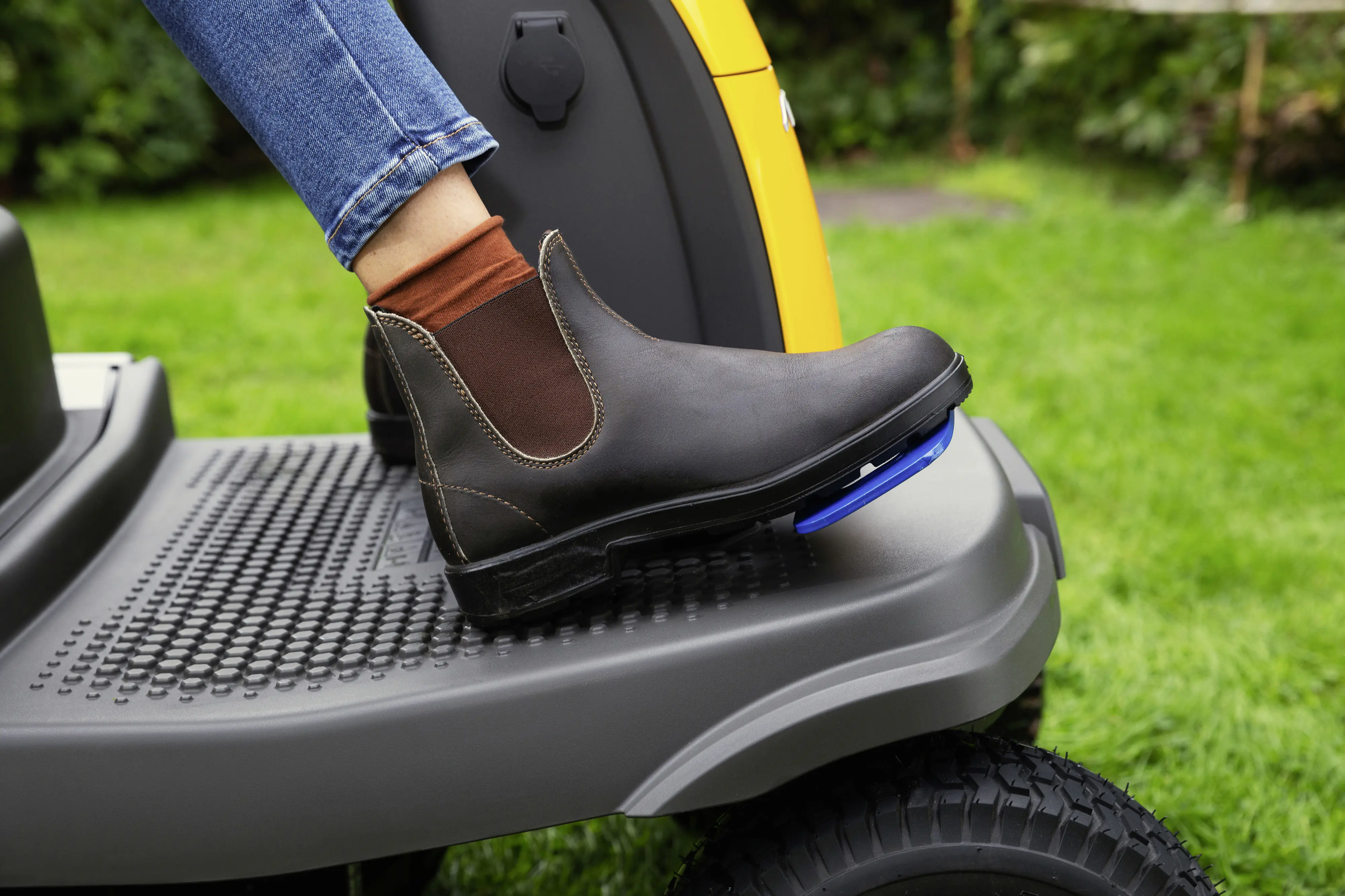 Stiga Akku-Rasentraktor Swift 372e, inkl. 4 Akkus (3x 7,5Ah und 1x 5Ah )/48V, 72 cm Schnittbreite