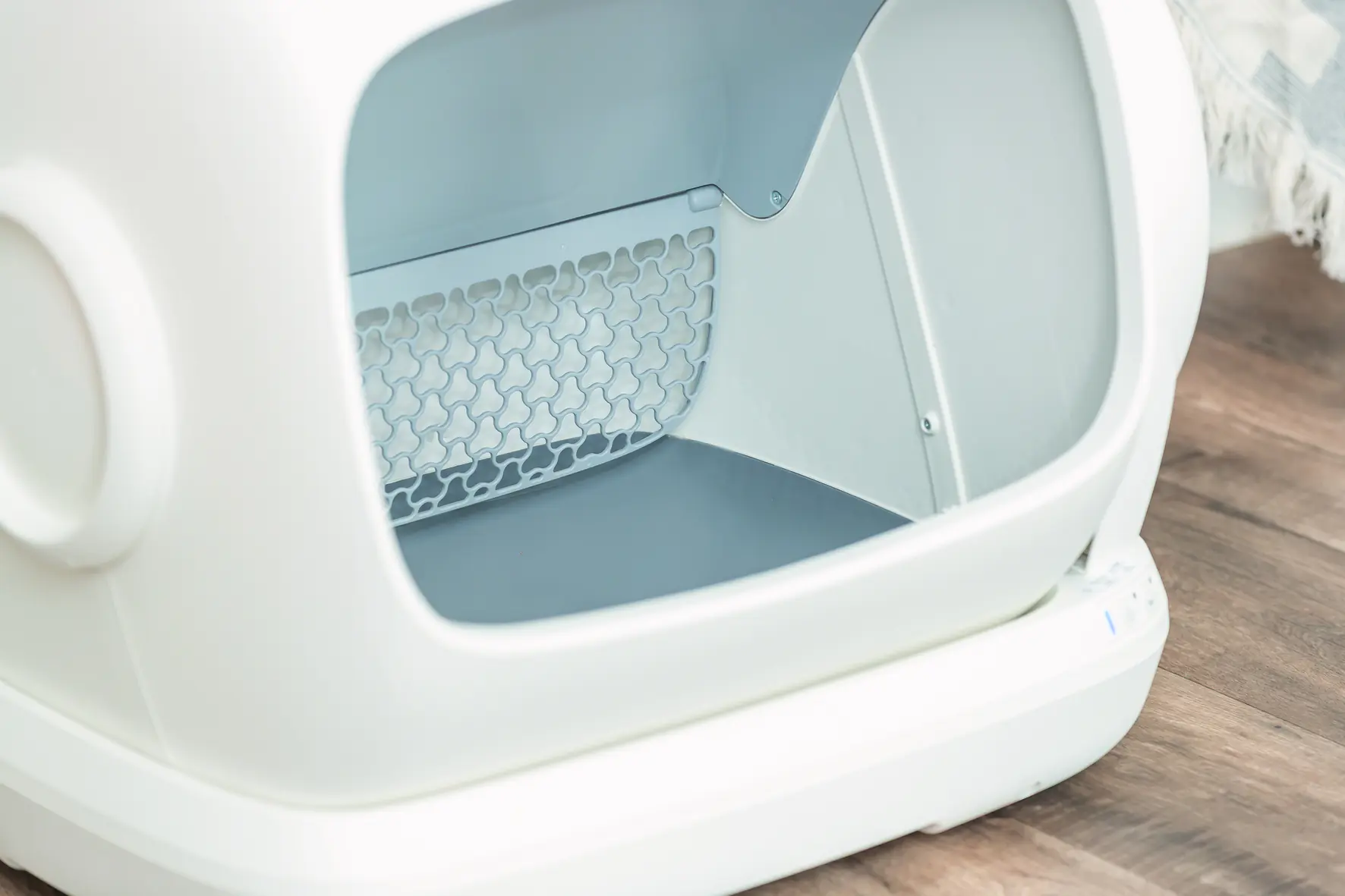 Trixie Selbstreinigende Katzentoilette XL 63 x 57 x 51 cm weiß