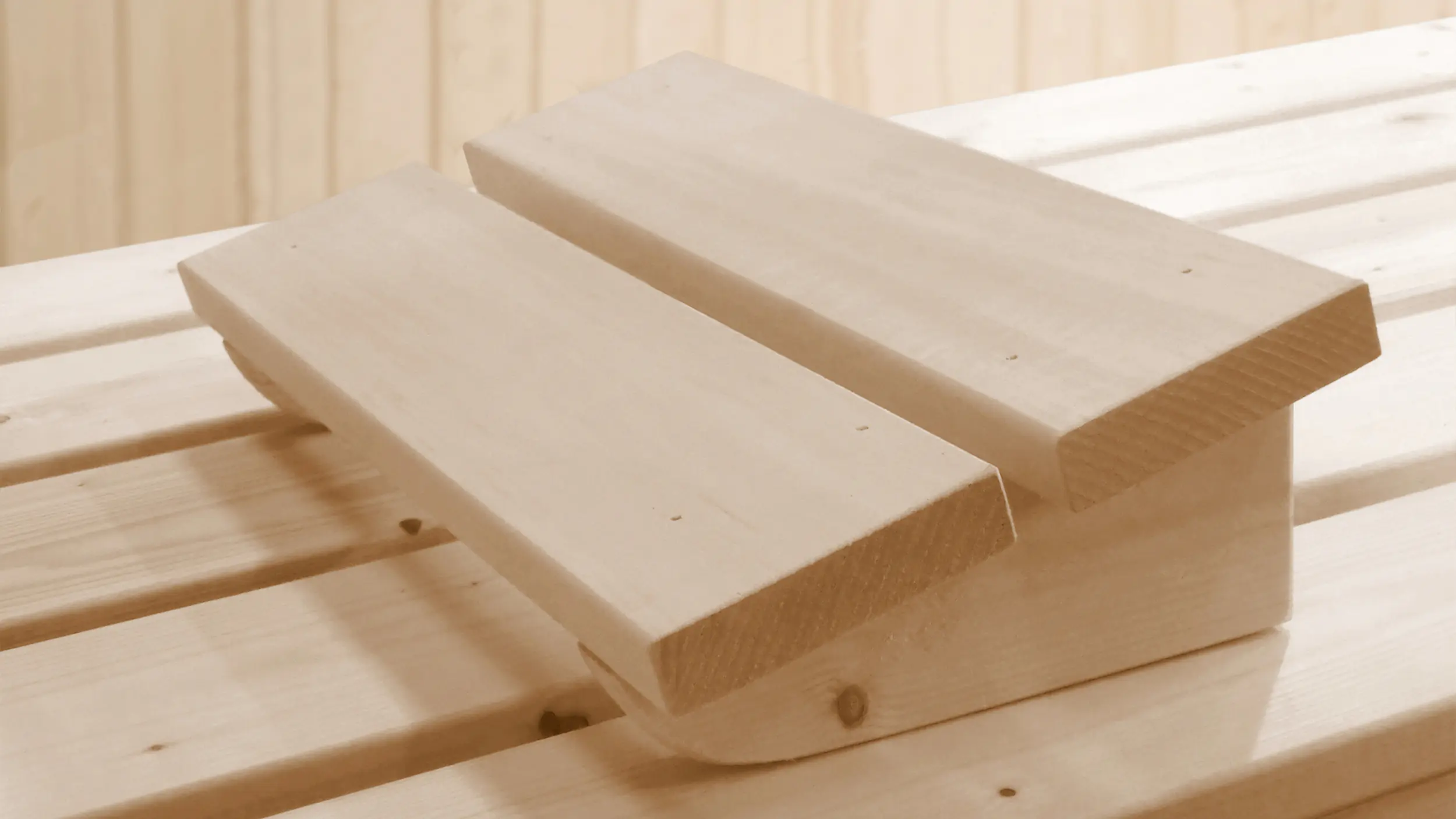 Weka Massivholzsauna Valida 2 mit Sicherheitsglastür und Fenster