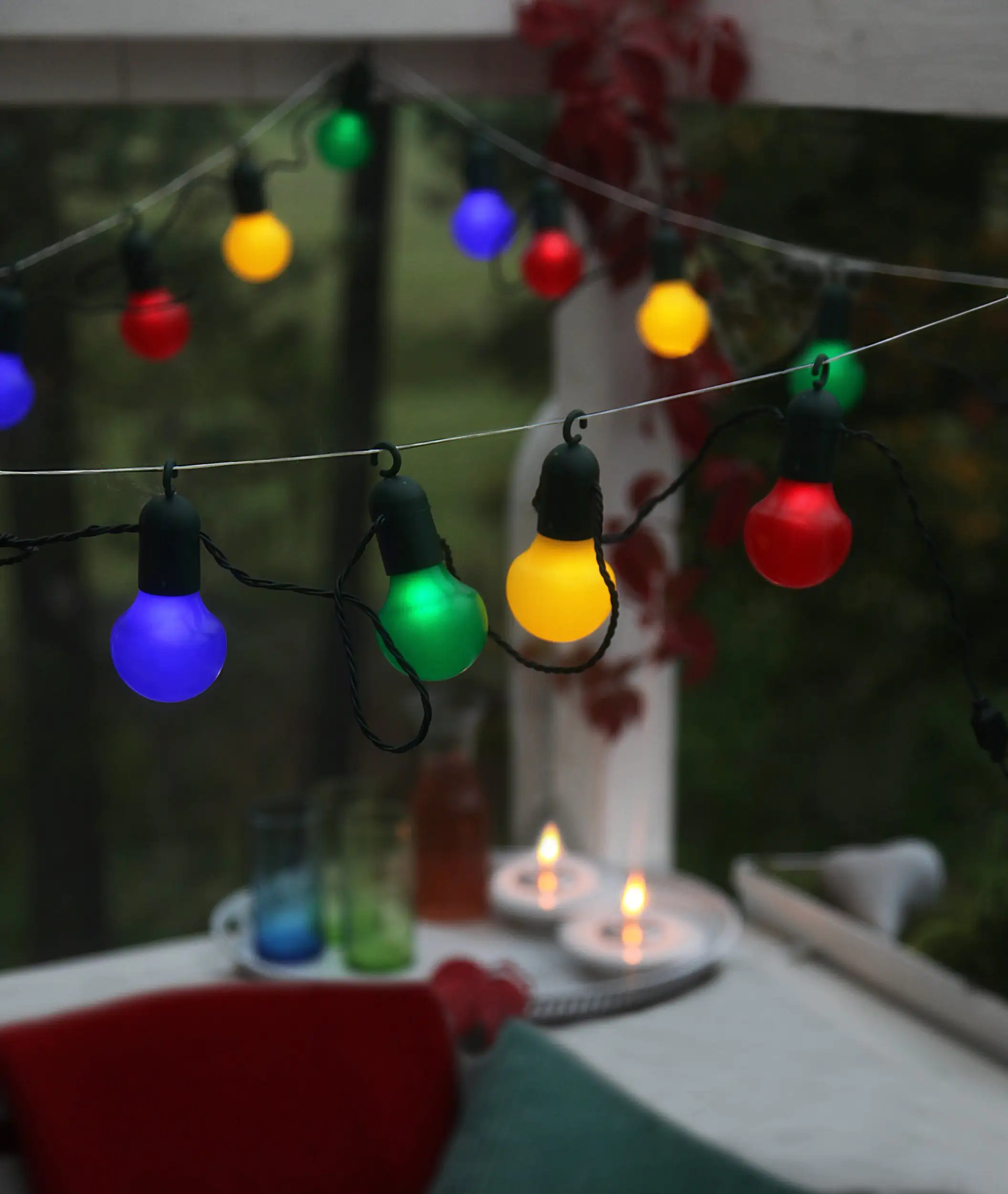 Eglo LED Lichterkette außen 5,7 m bunt Frosolone 