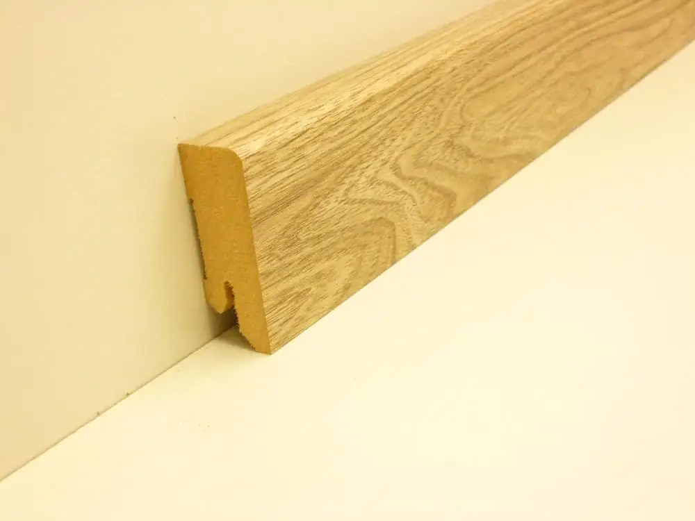 B.S. Bauprogramm Clip-Sockelleiste 250 cm 50 x 18 mm Tornado