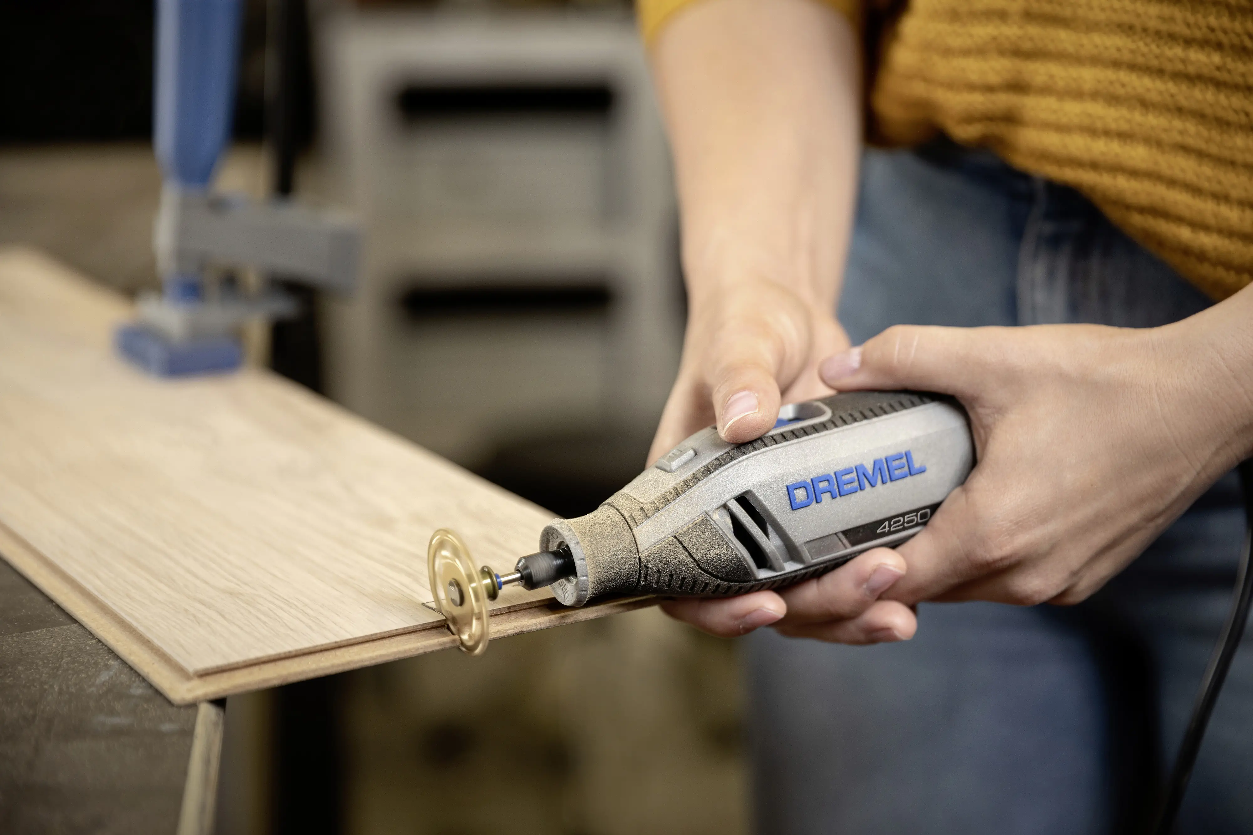 Dremel Multifunktionswerkzeug 4250-6/128 134-tlg mit Aufbewahrungskoffer