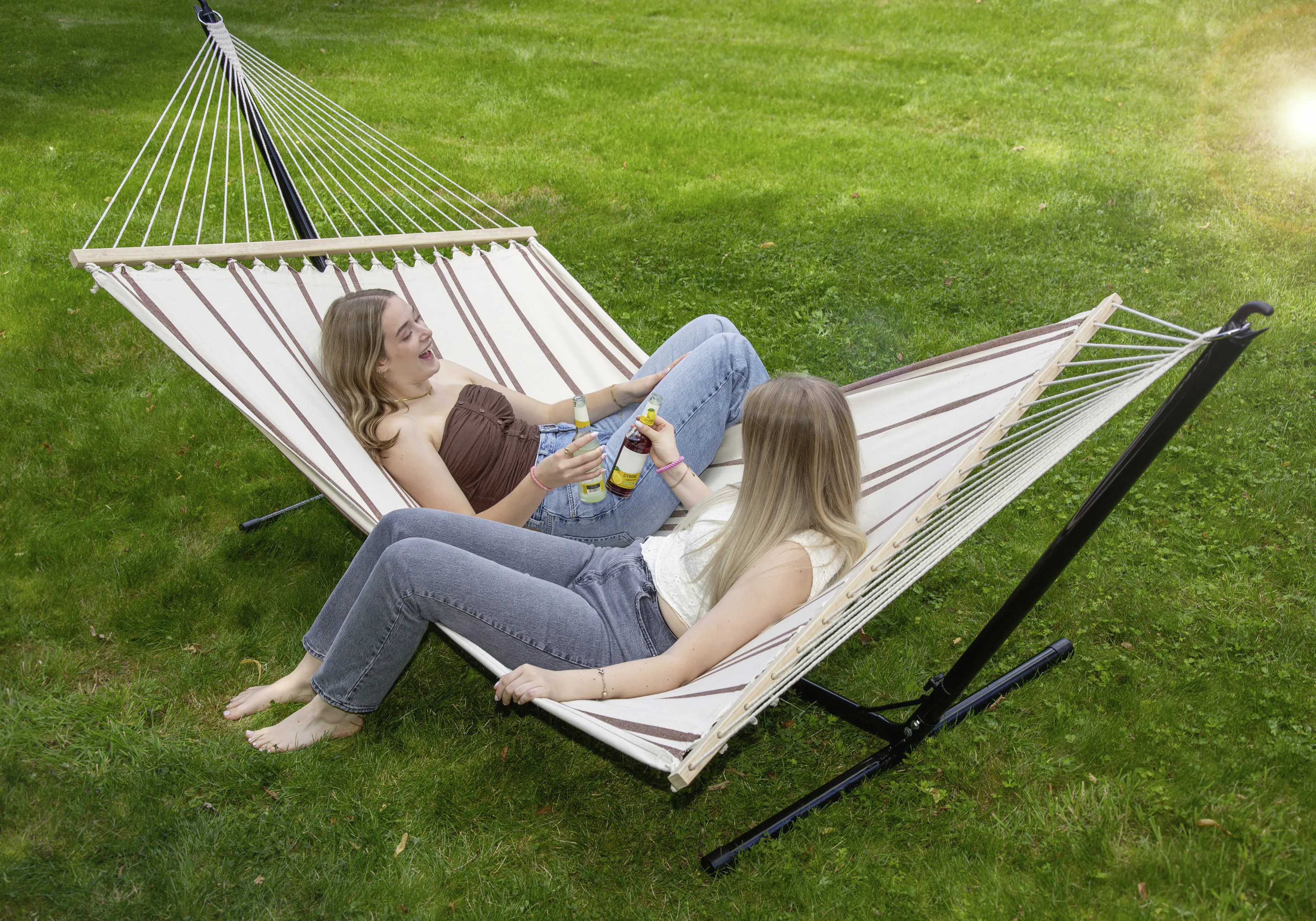 Conacord Hängematte Luna XL mit Spreizstab 190 x 145 cm beige/braun gestreift