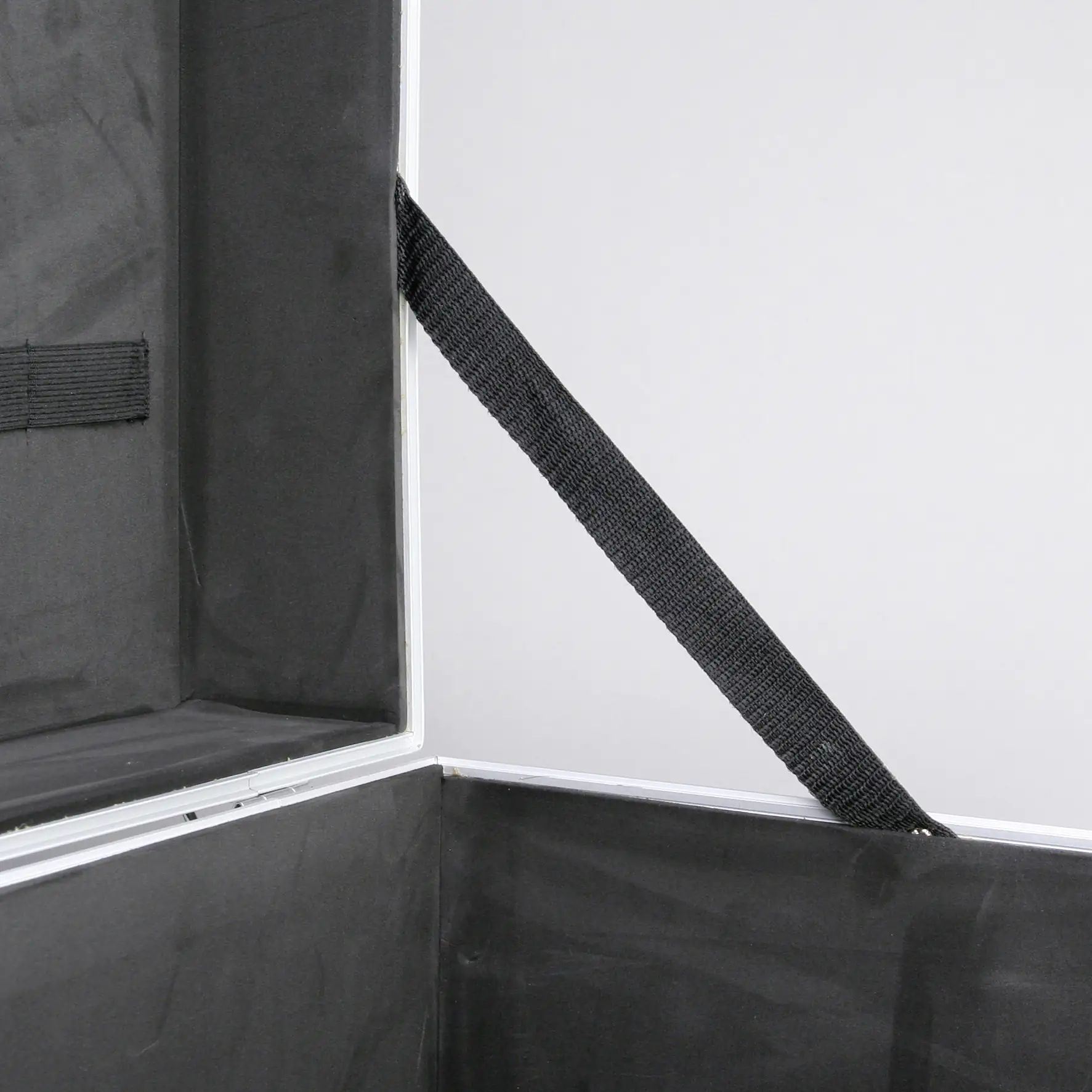 Allit Gerätekiste seitliche Griffe AluPlus ToolBox 18 schwarz ohne Inhalt Allit Gerätekiste seitliche Griffe AluPlus ToolBox 18 schwarz ohne Inhalt