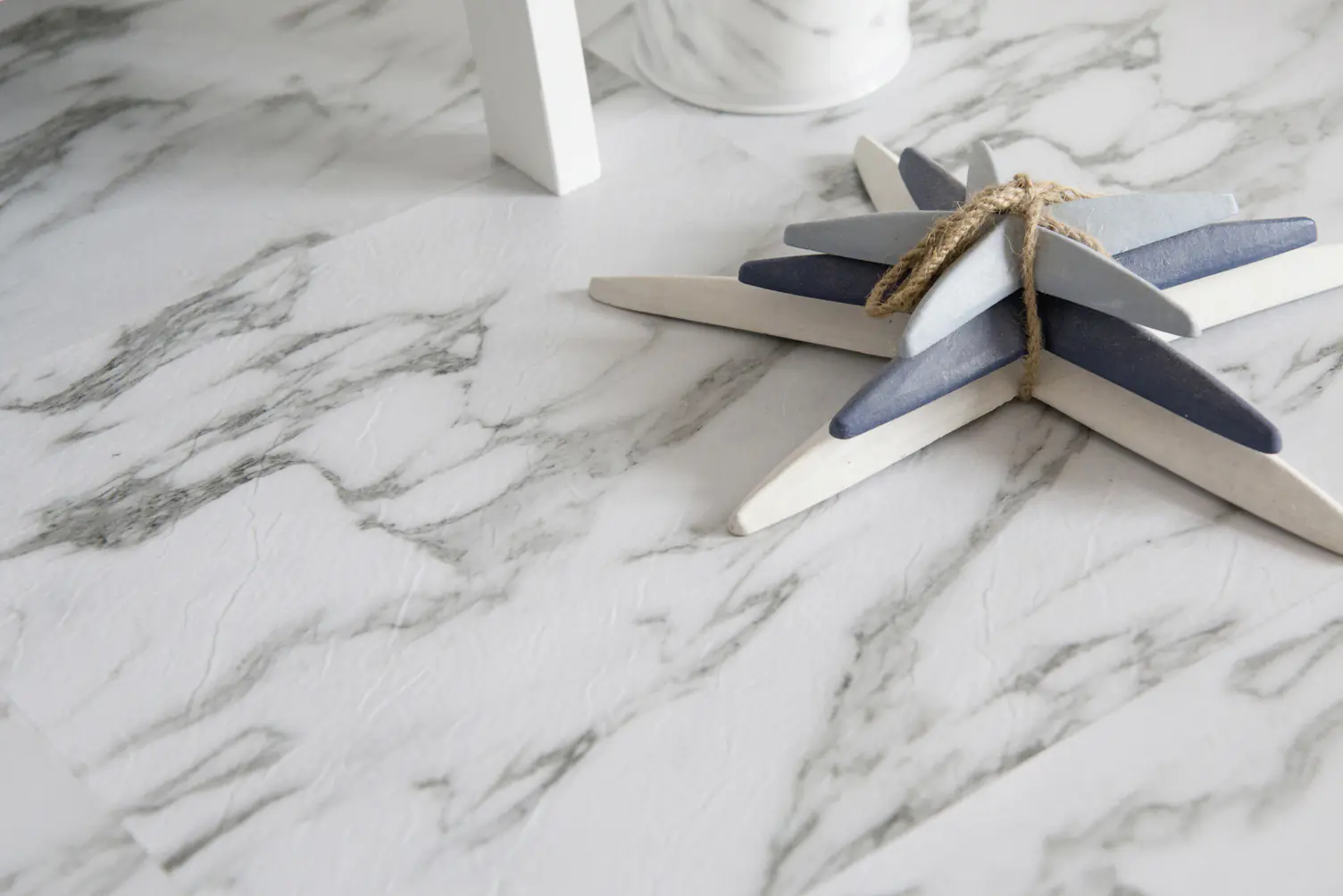 d-c-fix Bodenfliesen selbstklebend Premium Marble im 11er Set 30,5 cm x 30,5 cm d-c-fix Bodenfliesen selbstklebend Premium Marble im 11er Set 30,5 cm x 30,5 cm