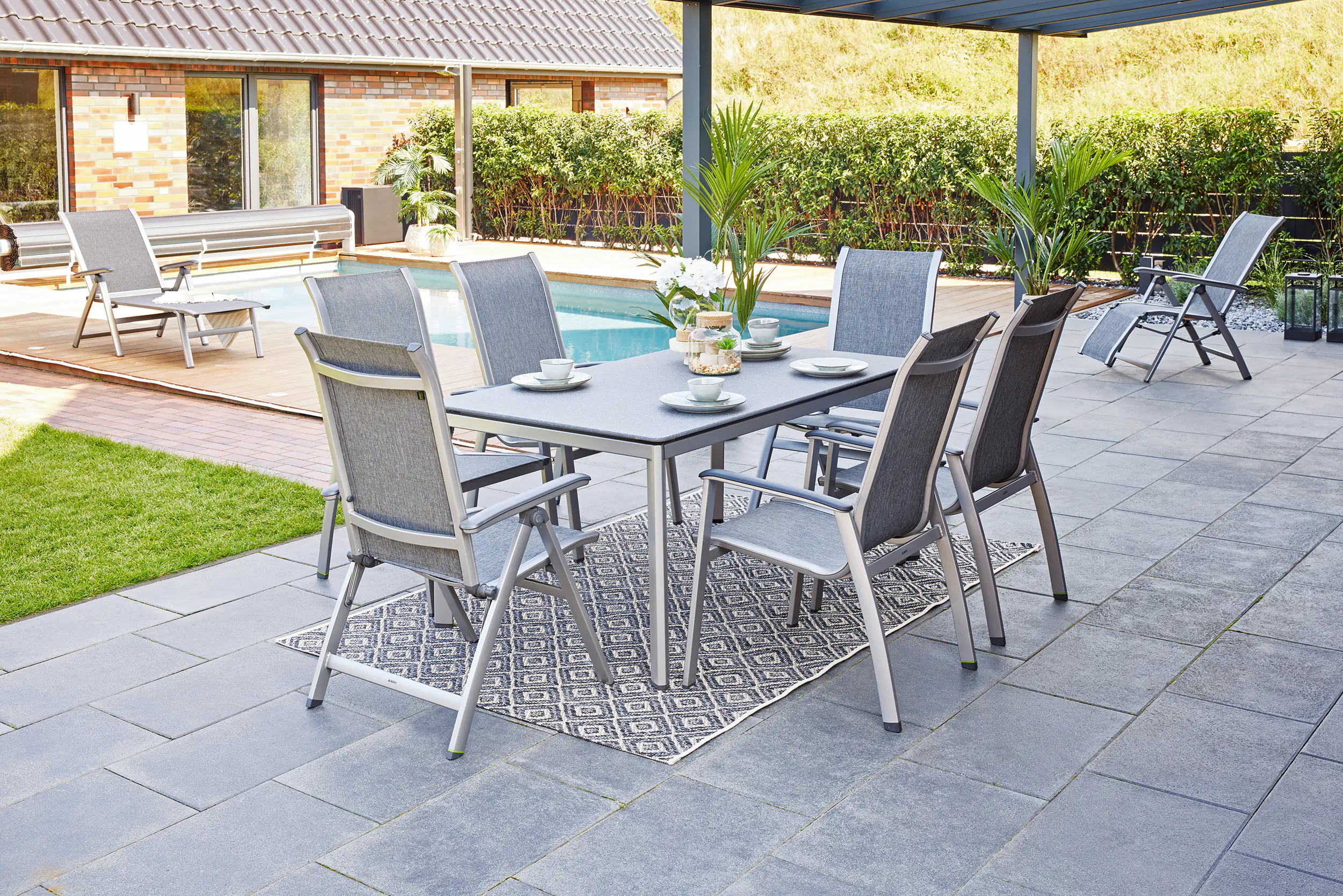 MWH Gartentisch witterungsbeständig 160 x 95 x 74 cm