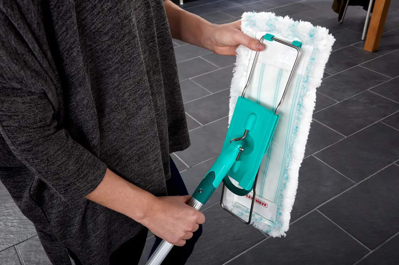 Leifheit Bodenwischer Profi Micro Duo 42 cm Wischbreite Leifheit Bodenwischer Profi Micro Duo 42 cm Wischbreite