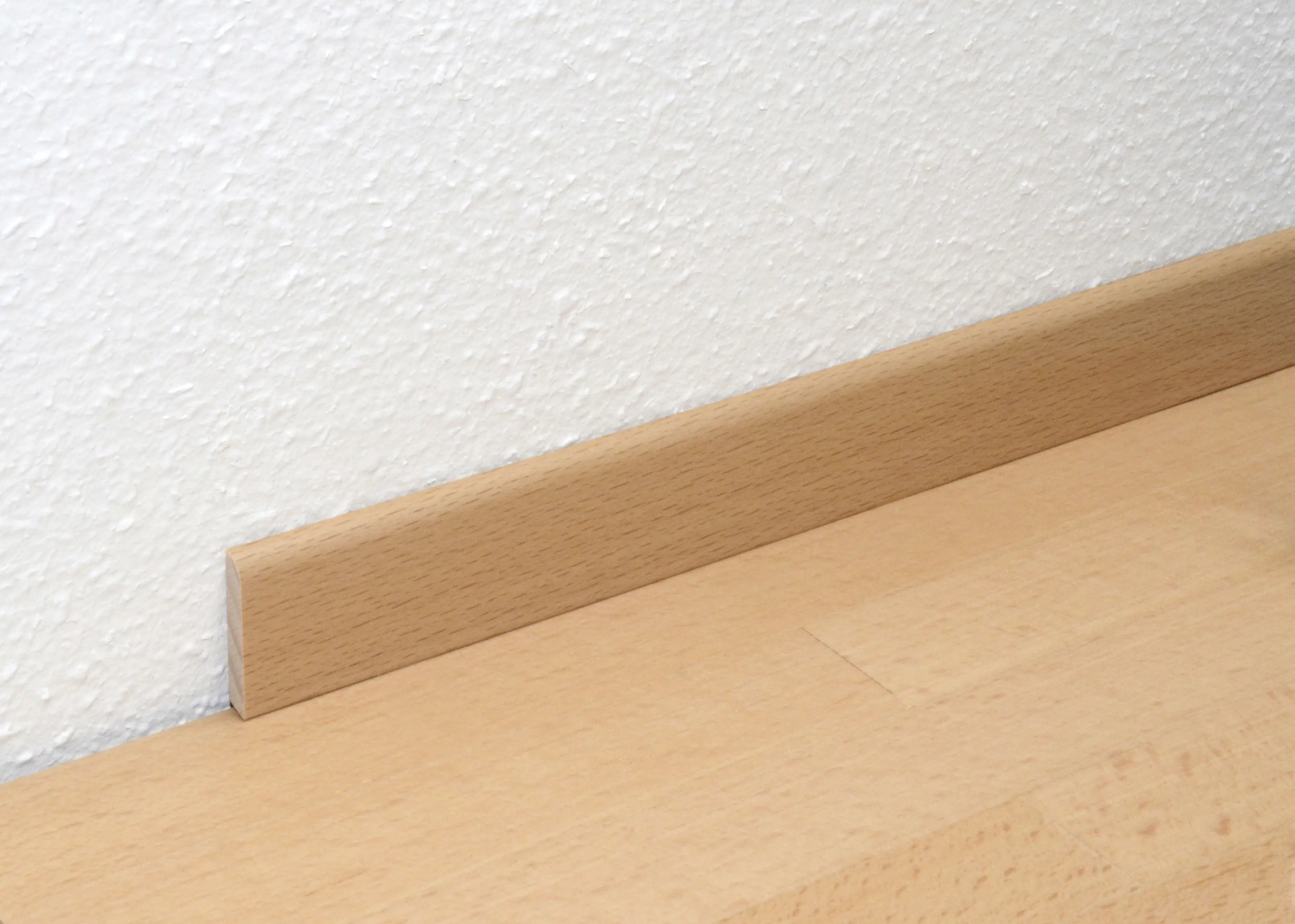 FN Neuhofer Sockelleiste S0291 240 cm 29 x 5 mm Buche natur