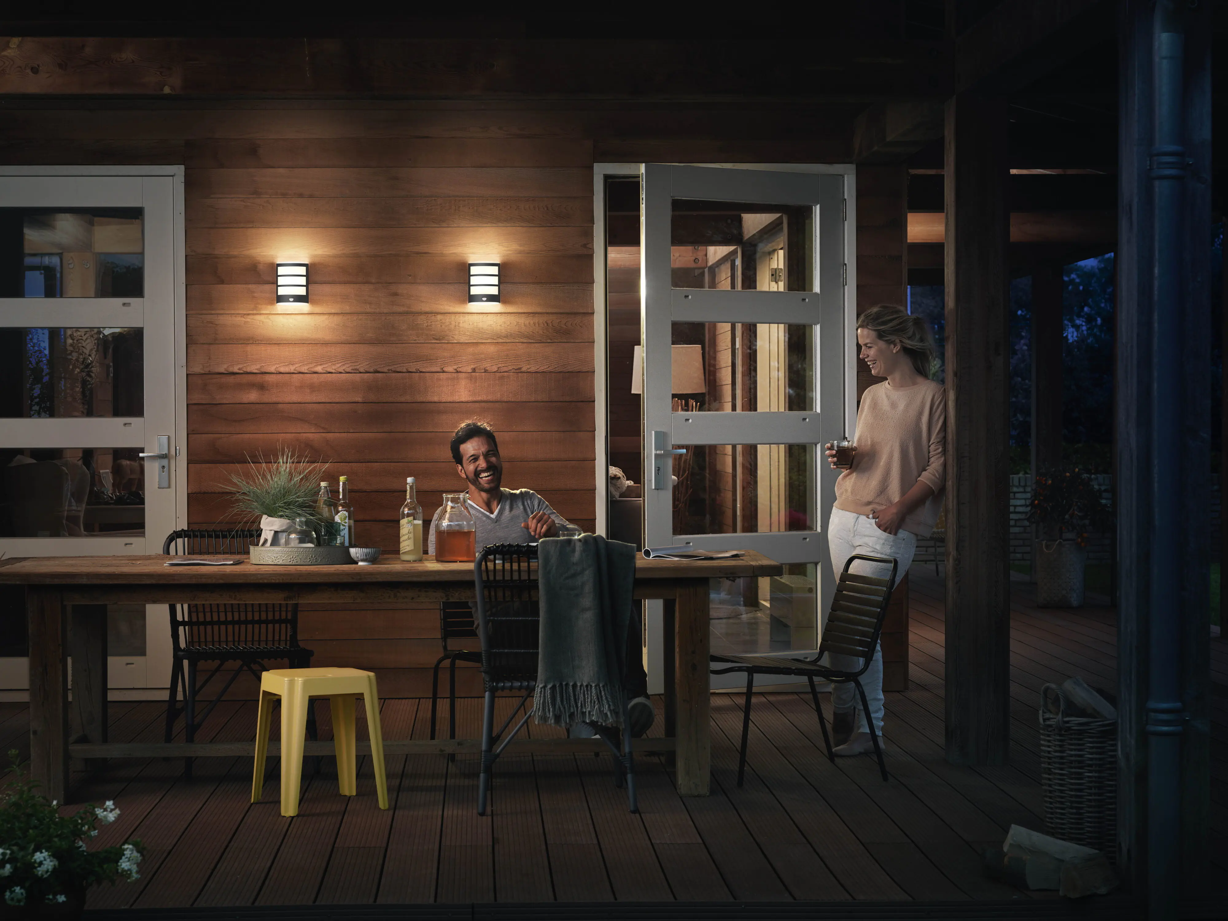 Philips LED Außenwandleuchte Python anthrazit mit Bewegungssensor warmweiß