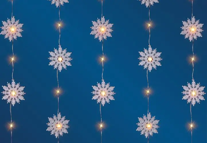 TrendLine LED-Lichtervorhang Schneeflocke Außen 60 x 150 cm warmweiß mit Timer