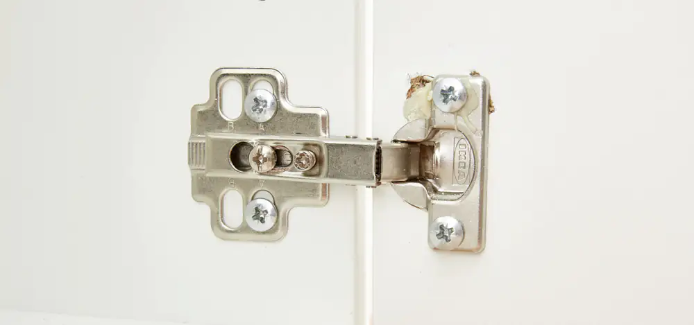 Fischer Möbelretter Die schnelle Reparaturmasse.