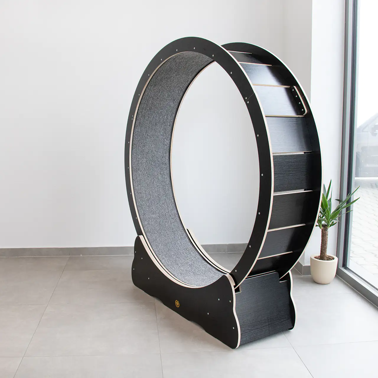 CanadianCat Katzenlaufrad aus Holz Größe L schwarz