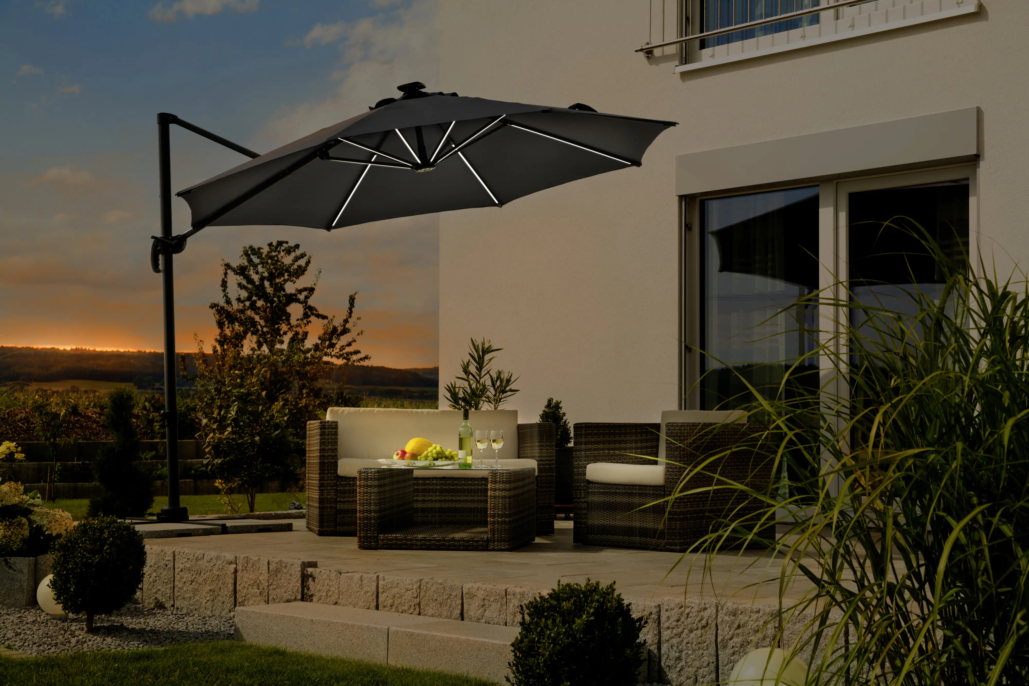 Schneider Ampelschirm Rhodos Blacklight anthrazit Ø 300 cm Schneider Ampelschirm Rhodos Blacklight anthrazit Ø 300 cm