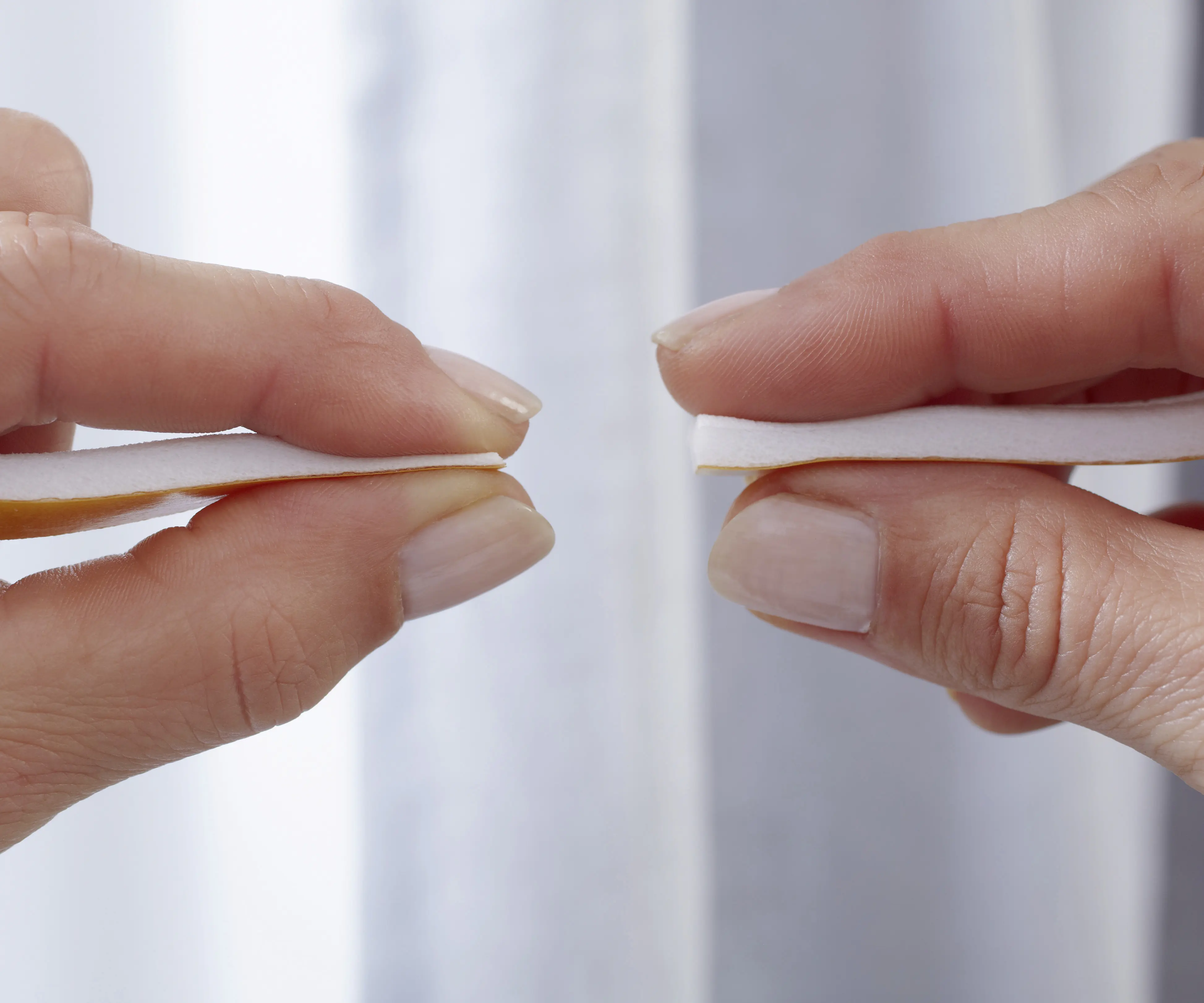 tesa Insulation Schaumstoff-Dichtung Universal 6 m, weiß