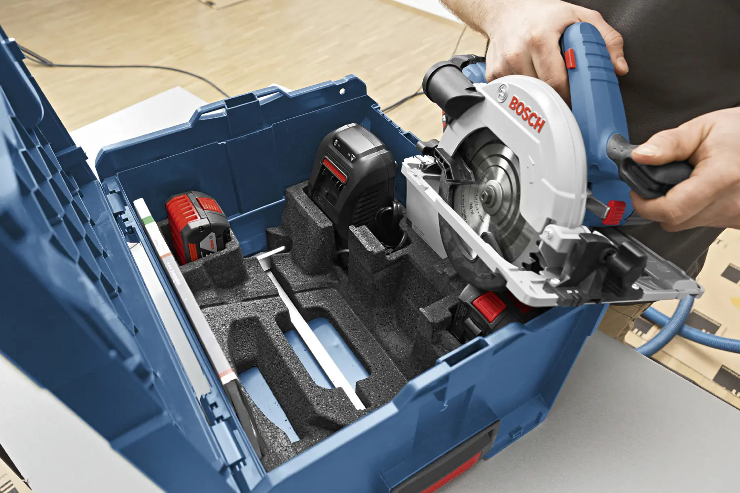 Bosch Professional Akku-Kreissäge GKS 18V-57 G Solo in L-BOXX