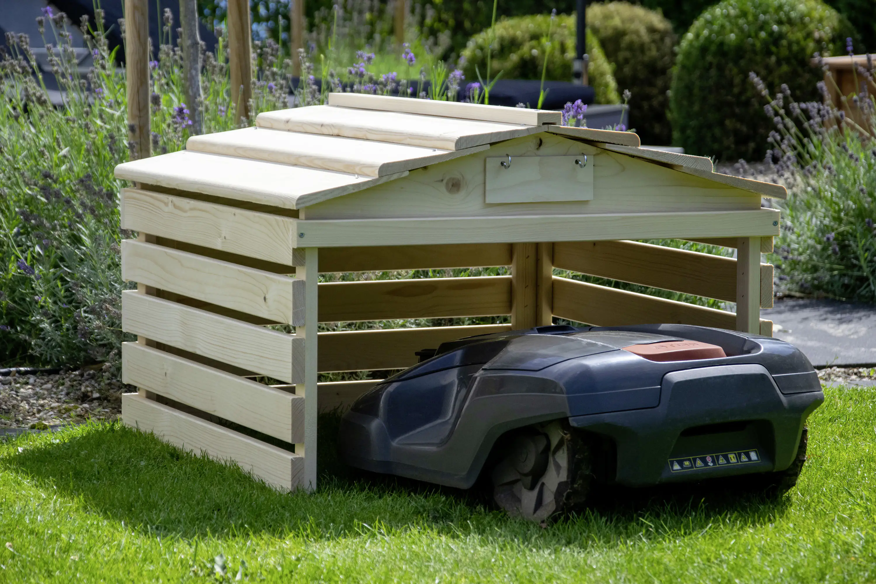 Dobar Mähroboter-Garage mit Schild natur 78,5 x 74 x 52,5 cm