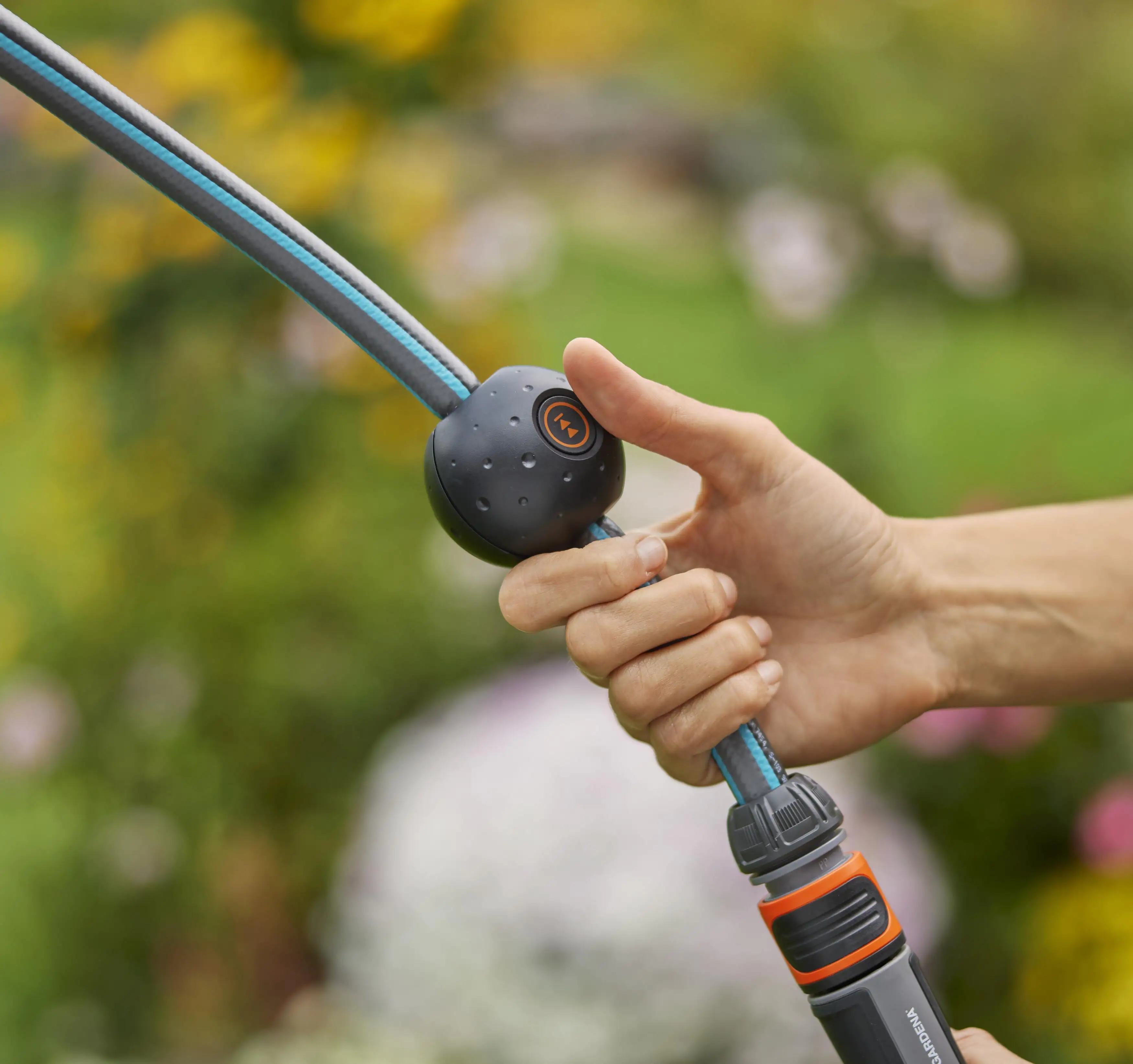 Gardena Akku-Wand-Schlauchbox PowerRoll XL solo mit 35 m Schlauch