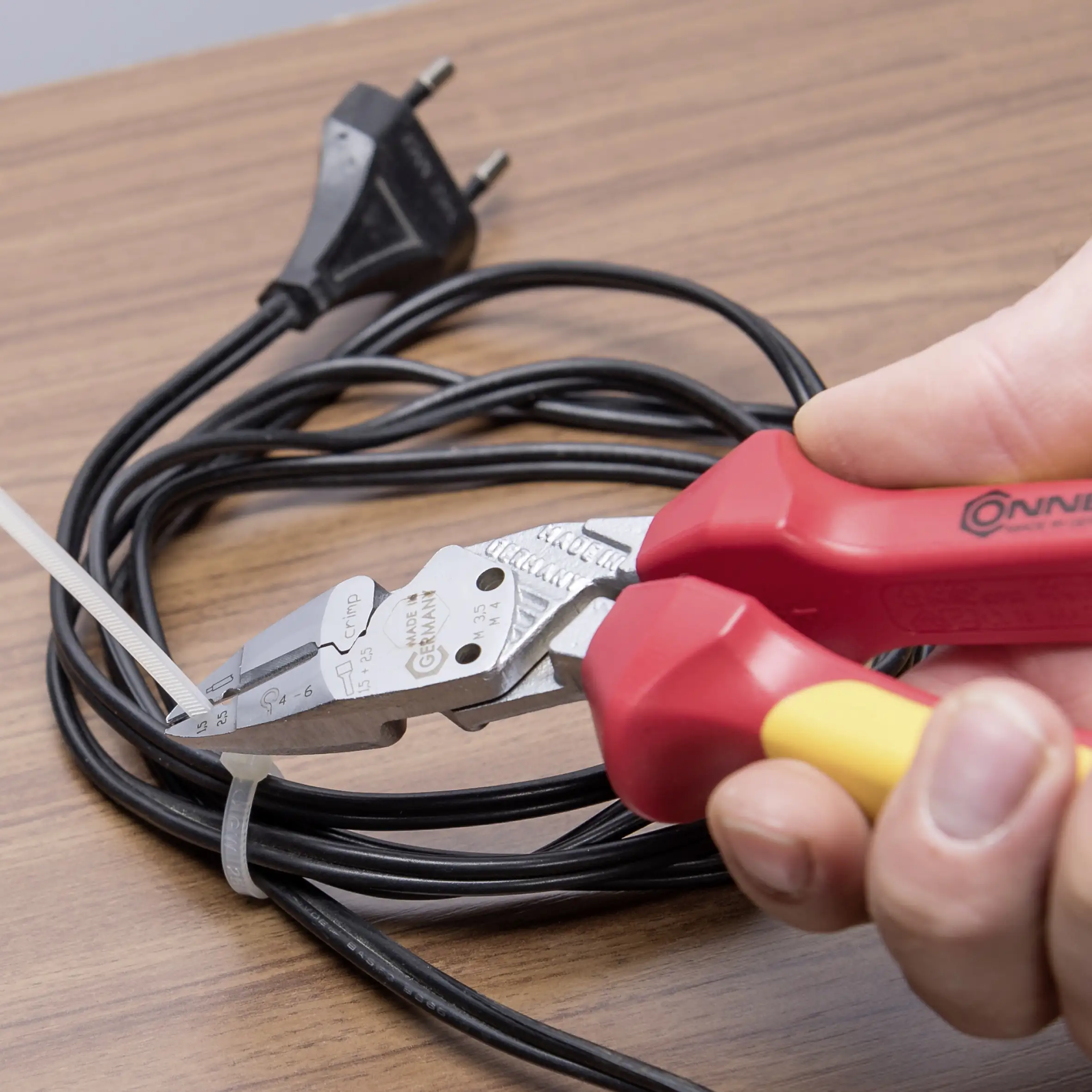 Connex Multifunktionszange EvoMaxx 180 mm Connex Multifunktionszange EvoMaxx 180 mm