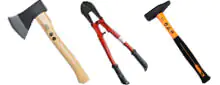 Drei Handwerkzeuge nebeneinander auf weißem Hintergrund: eine Axt mit Holzgriff, ein roter Bolzenschneider mit schwarzen Griffen und ein Fäustel mit kurzem, gelb-schwarzem Stiel.