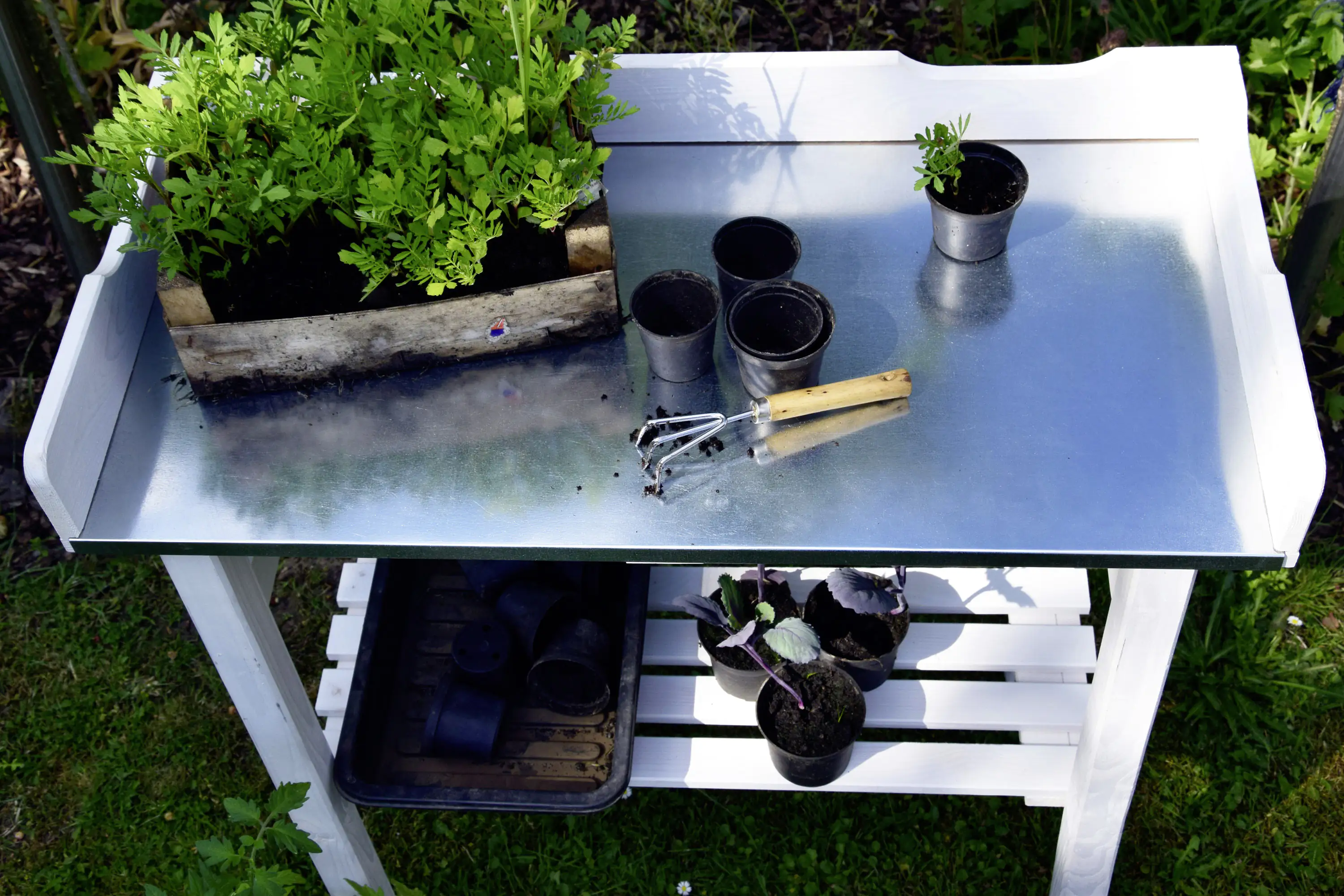 Dobar Pflanztisch mit Ablage weiß 78 x 38 x 84 cm