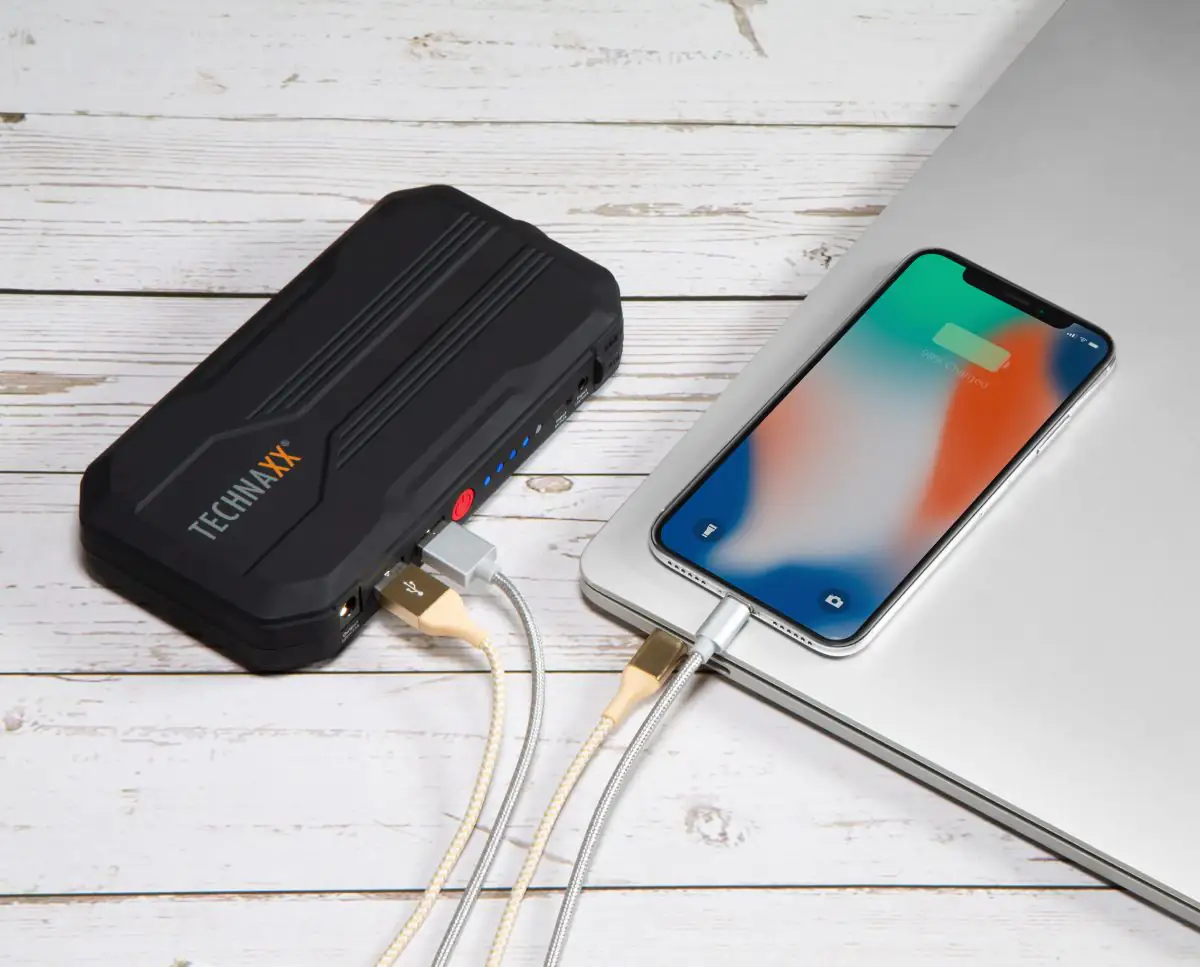 Technaxx 3in1 Starthilfe TX-120 für Autobatterien 12000 mAh Technaxx 3in1 Starthilfe TX-120 für Autobatterien 12000 mAh