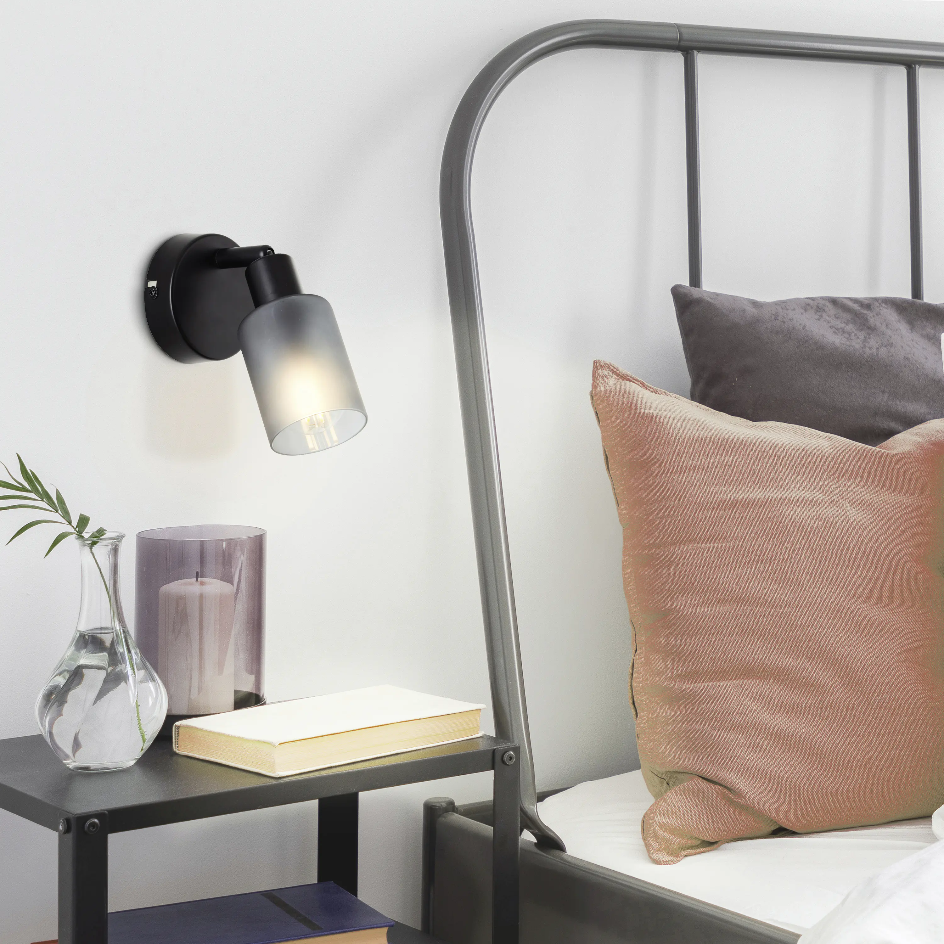 Brilliant Wandleuchte Loralie 1er Spot schwarz rauchglas