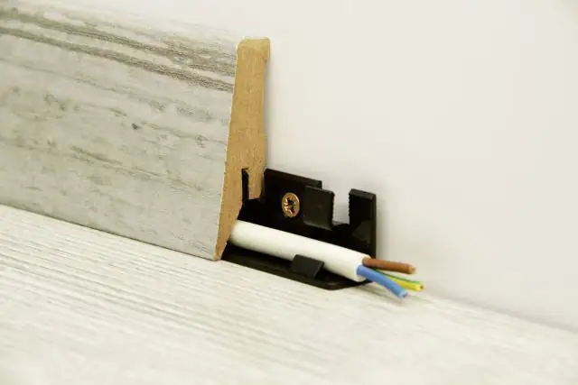 Classen Clip-Fußleiste 240 cm 58 x 19 mm Edelzwetschge