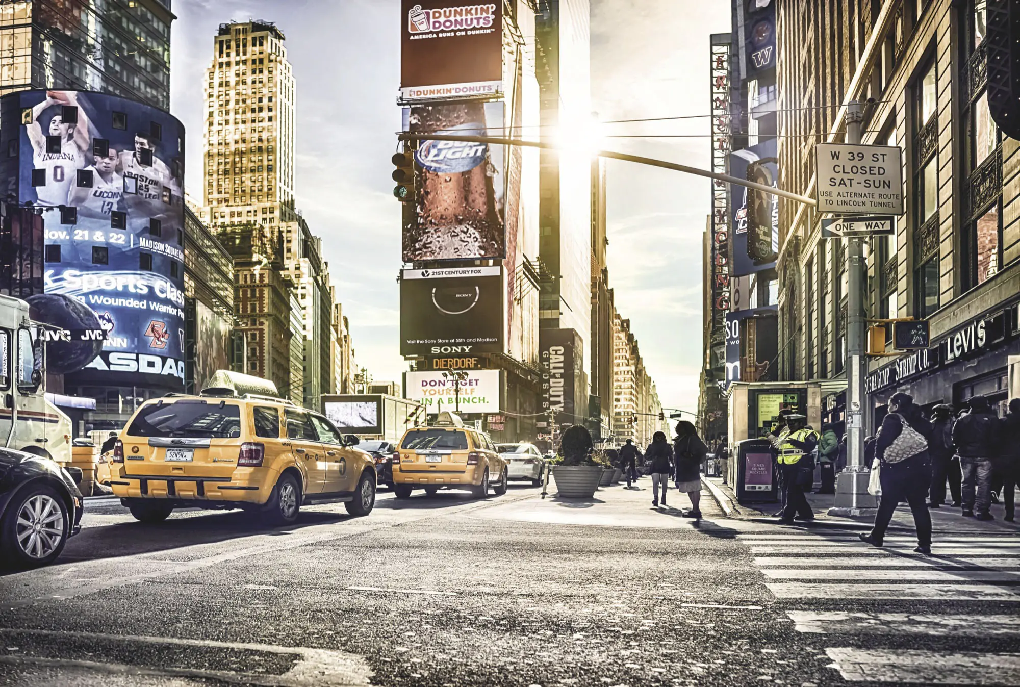 Komar Vlies Fototapete Time Square 368 x 248 cm 