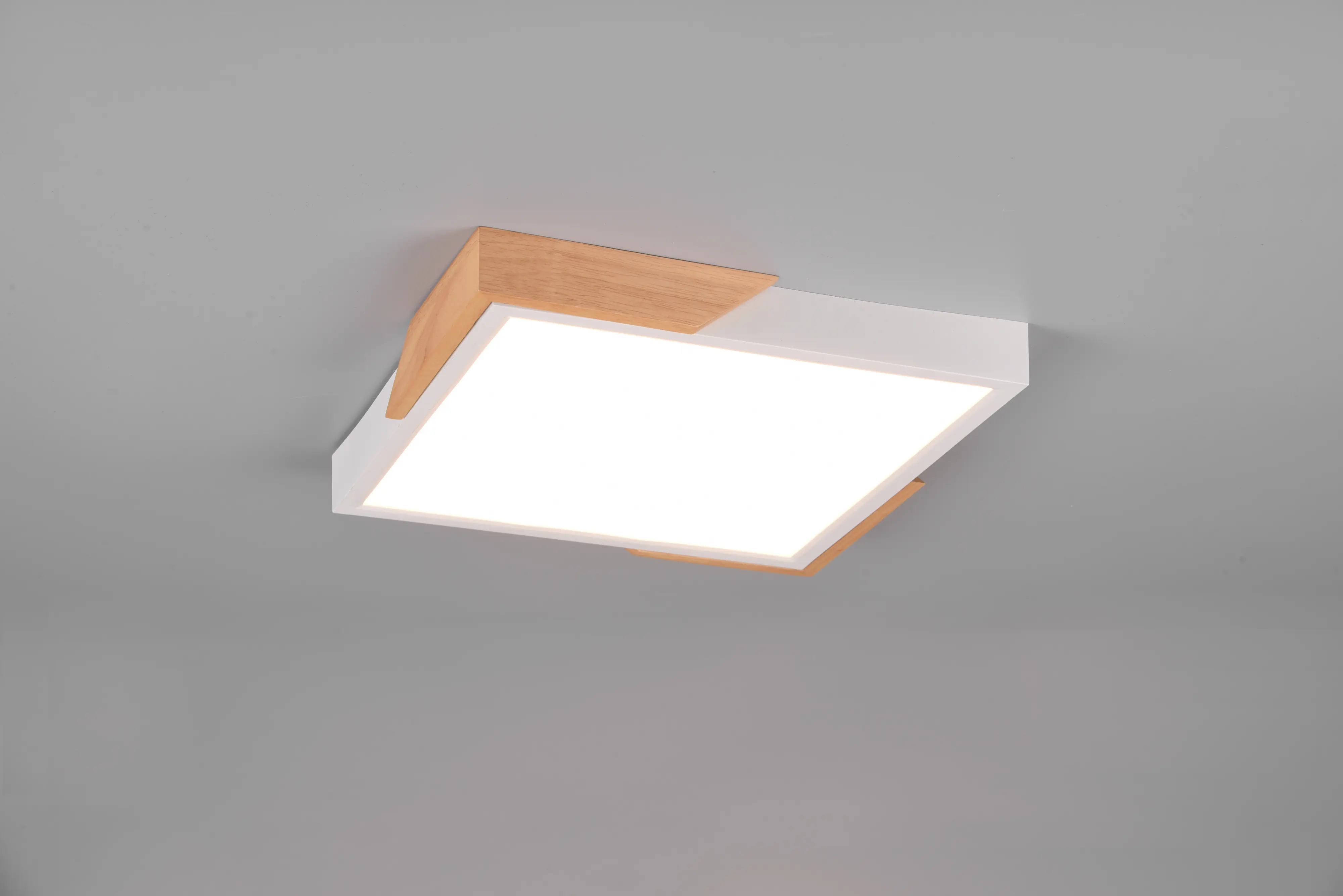 Trio LED Deckenleuchte Meta 32 x 31,5 cm warmweiß naturholz dimmbar