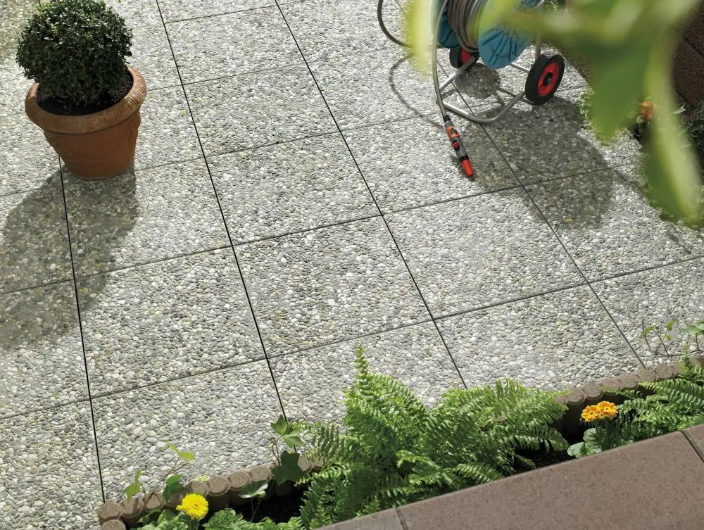 Kann Terrassenplatte Waschbeton 50 x 50 x 4 cm kieselbunt Kann Terrassenplatte Waschbeton 50 x 50 x 4 cm kieselbunt