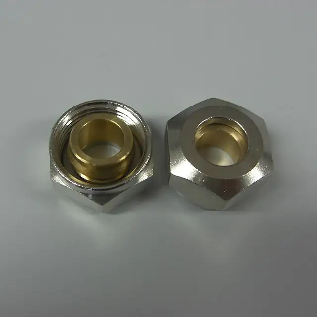 sanicomfort Klemmverschraubung 15 mm - 3/4" IG für Metallrohr