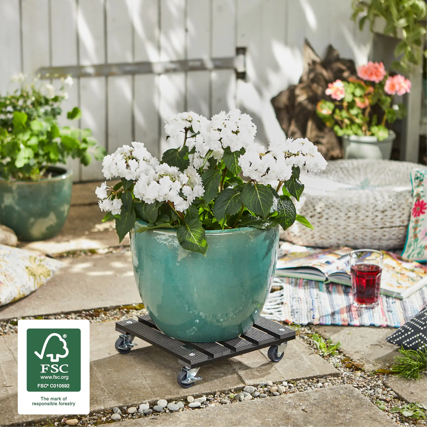 WAGNER Pflanzenroller WPC eckig 29 x 29 cm Tragkraft bis max. 80 kg WAGNER Pflanzenroller WPC eckig 29 x 29 cm Tragkraft bis max. 80 kg