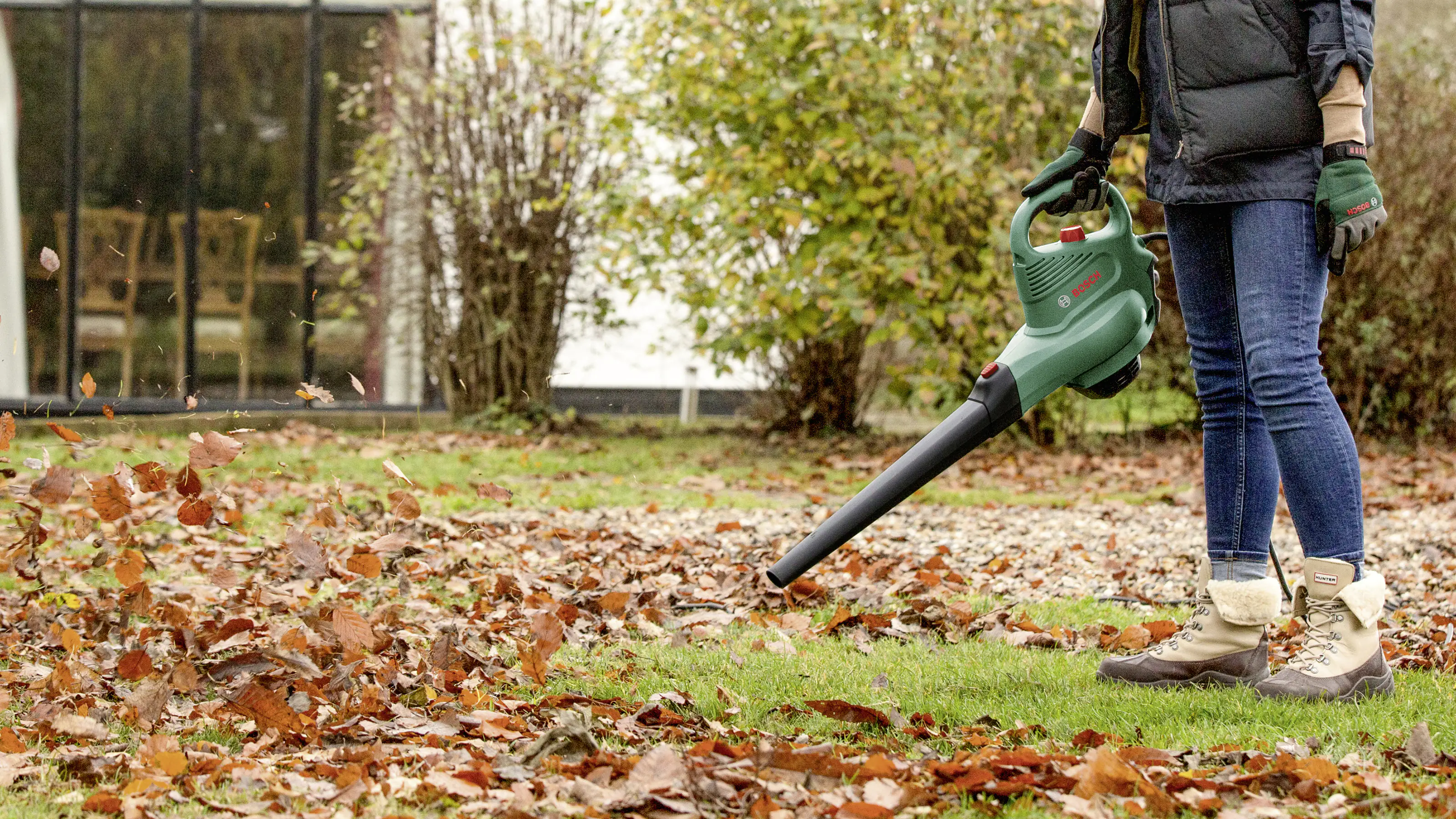 Bosch Elektro-Gartensauger UniversalGardenTidy 2300 Bosch Elektro-Gartensauger UniversalGardenTidy 2300