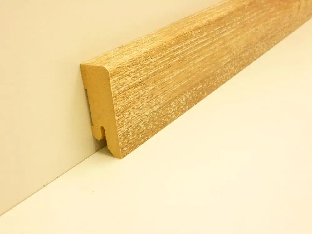 B.S. Bauprogramm Clip-Sockelleiste 250 cm 50 x 18 mm Altholz