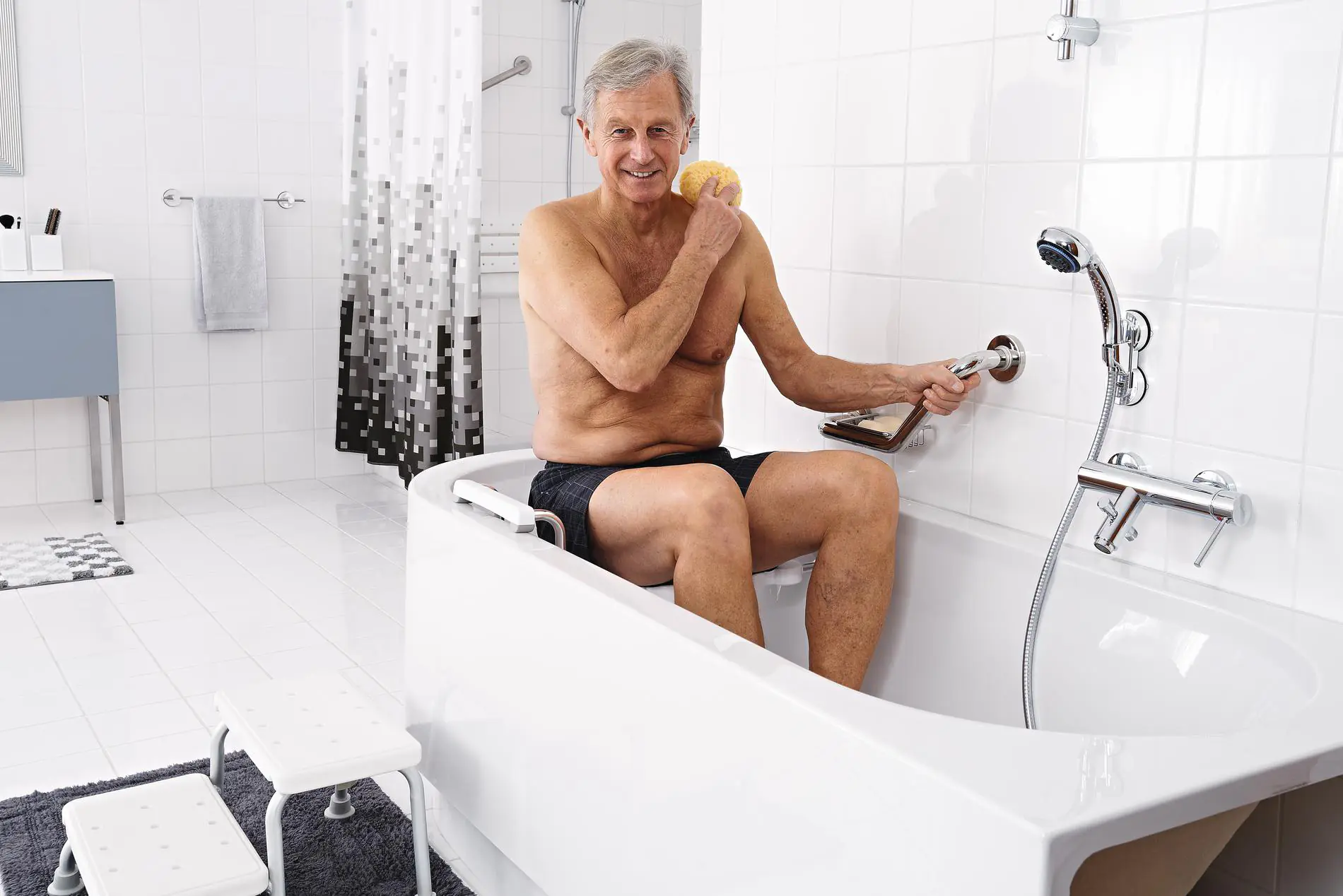 Ridder Winkel-Haltegriff Sam M, chromfarben glänzend, inkl. Ablagekorb, Edelstahl