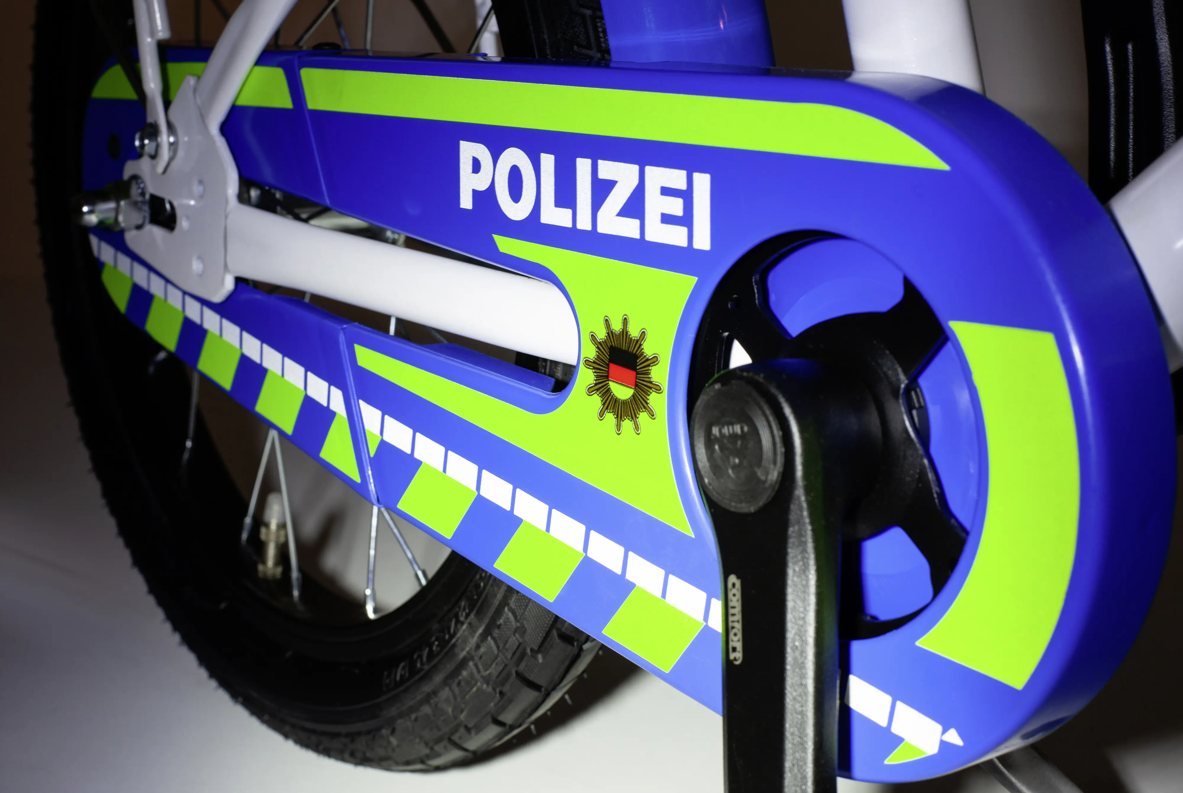 Bachtenkirch Kinderfahrrad Polizei 14 Zoll kristallweiß/blau/neon
