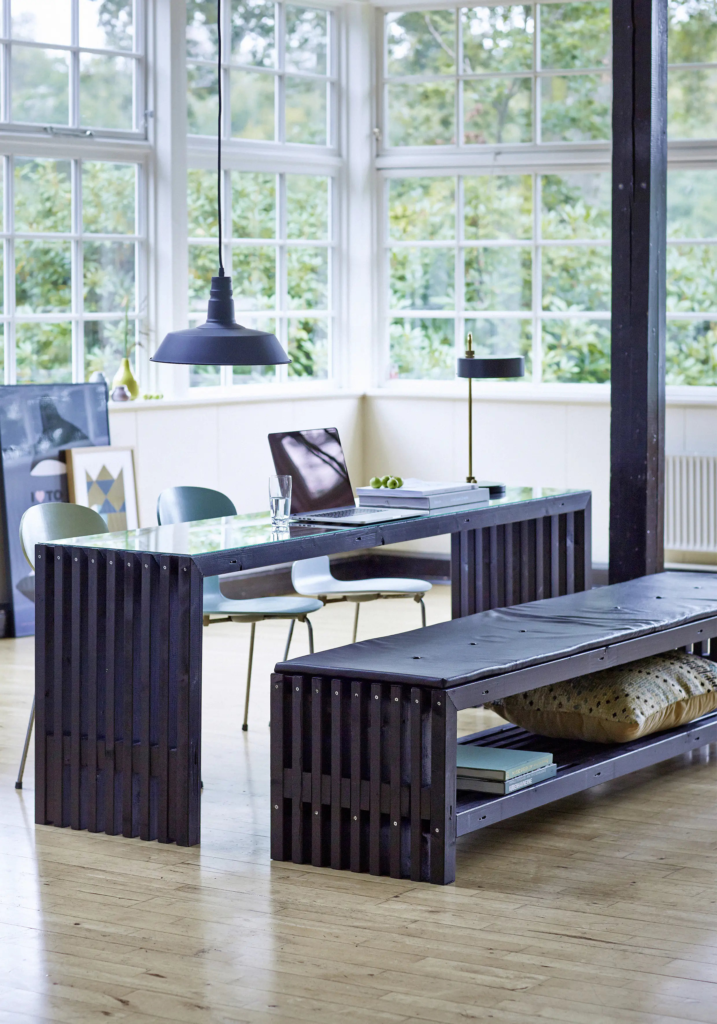 Plus Rustik Lattenbank Design mit Regal 138 x 49 x 45 cm RAL 9005 Schwarz