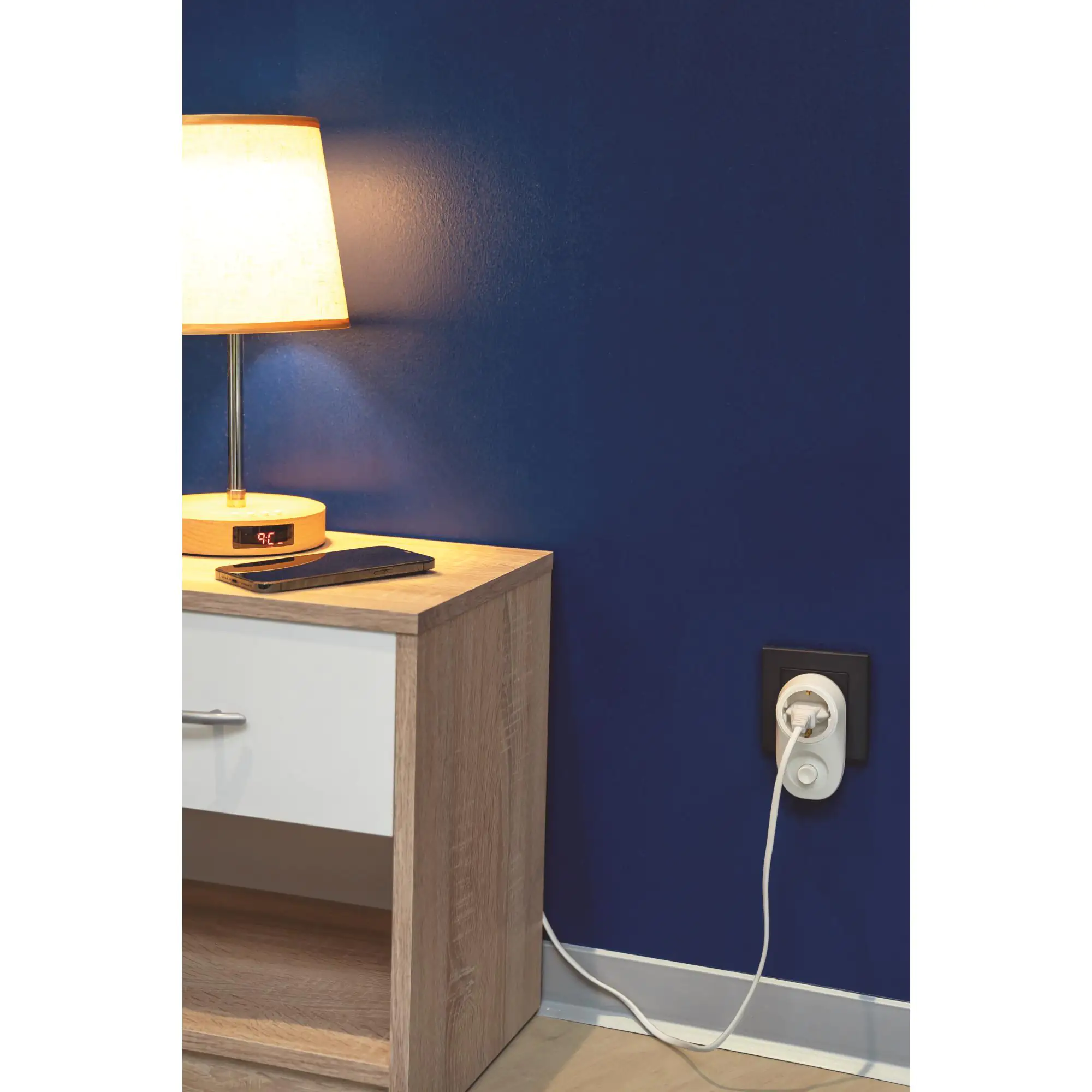 Zwischenstecker weiß mit Dimmer